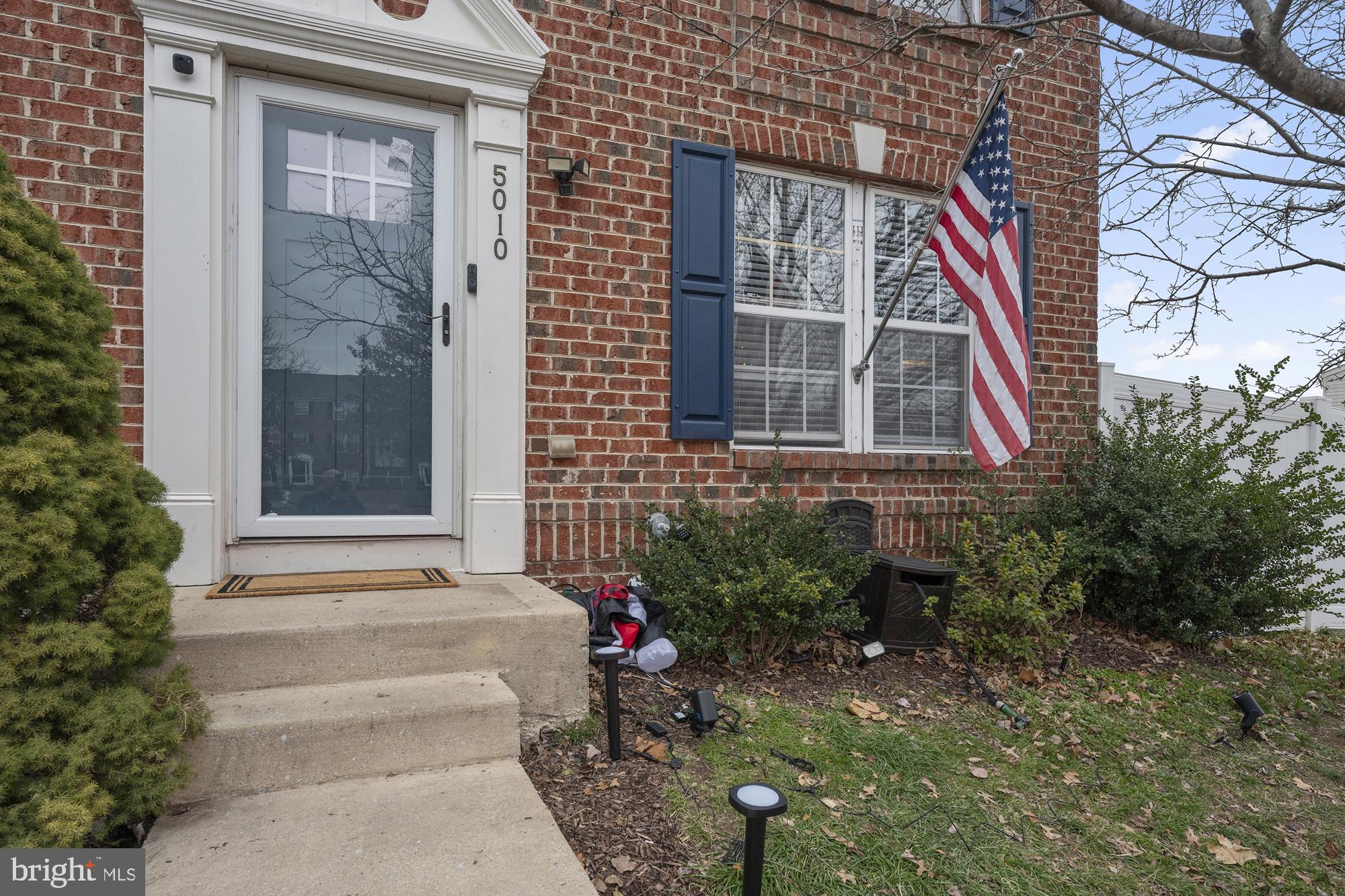 EATON SQUARE - Residential