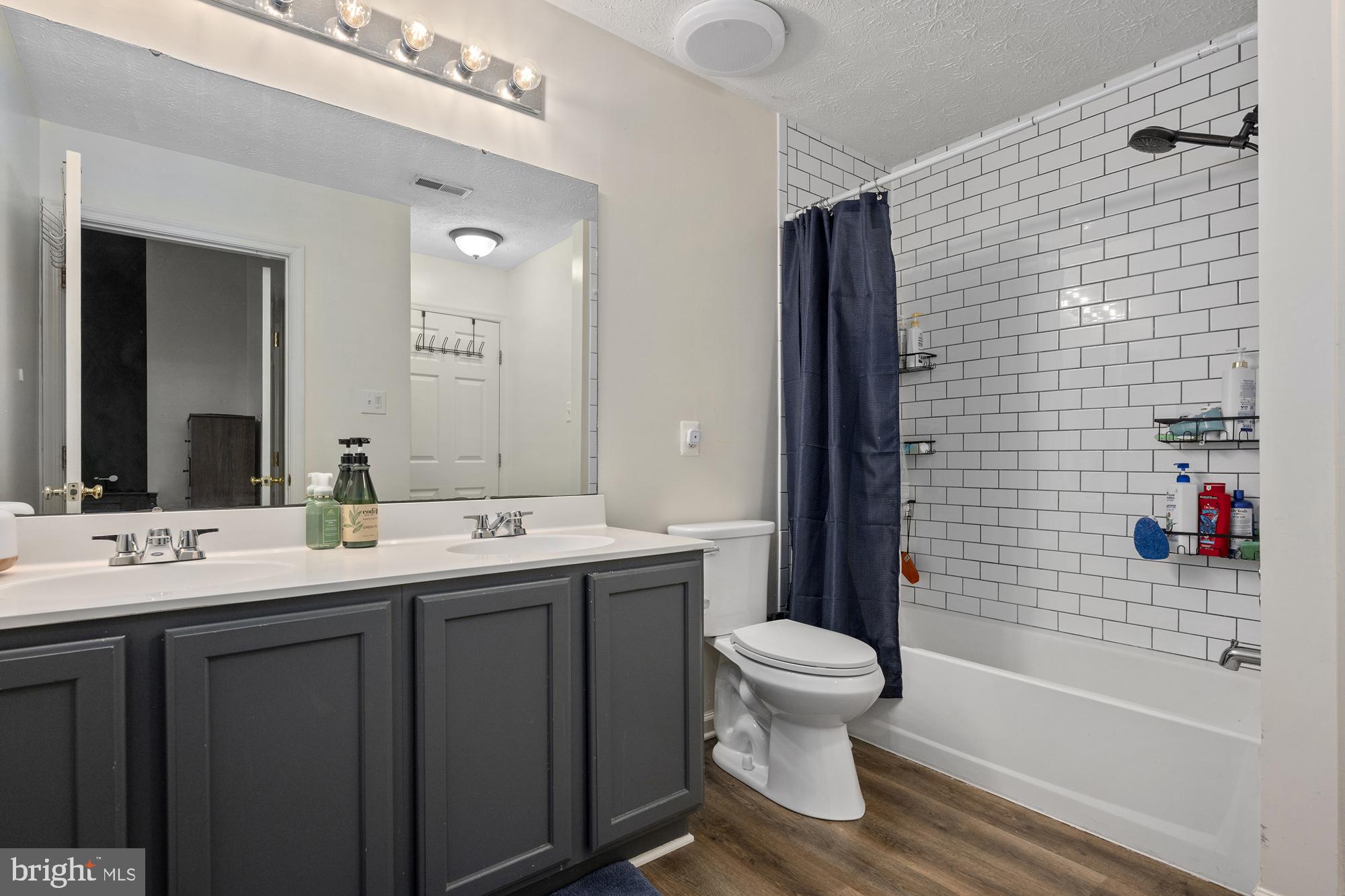 EATON SQUARE - Residential