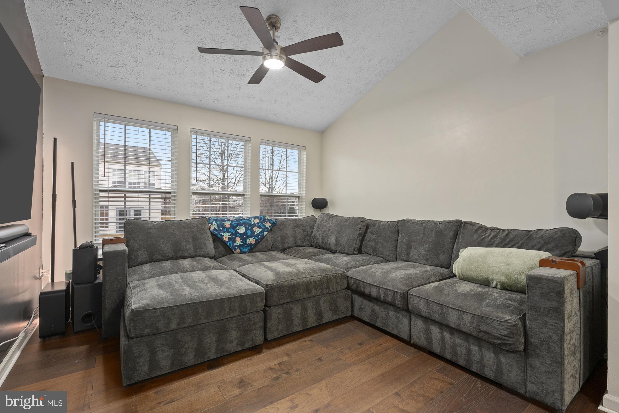 EATON SQUARE - Residential