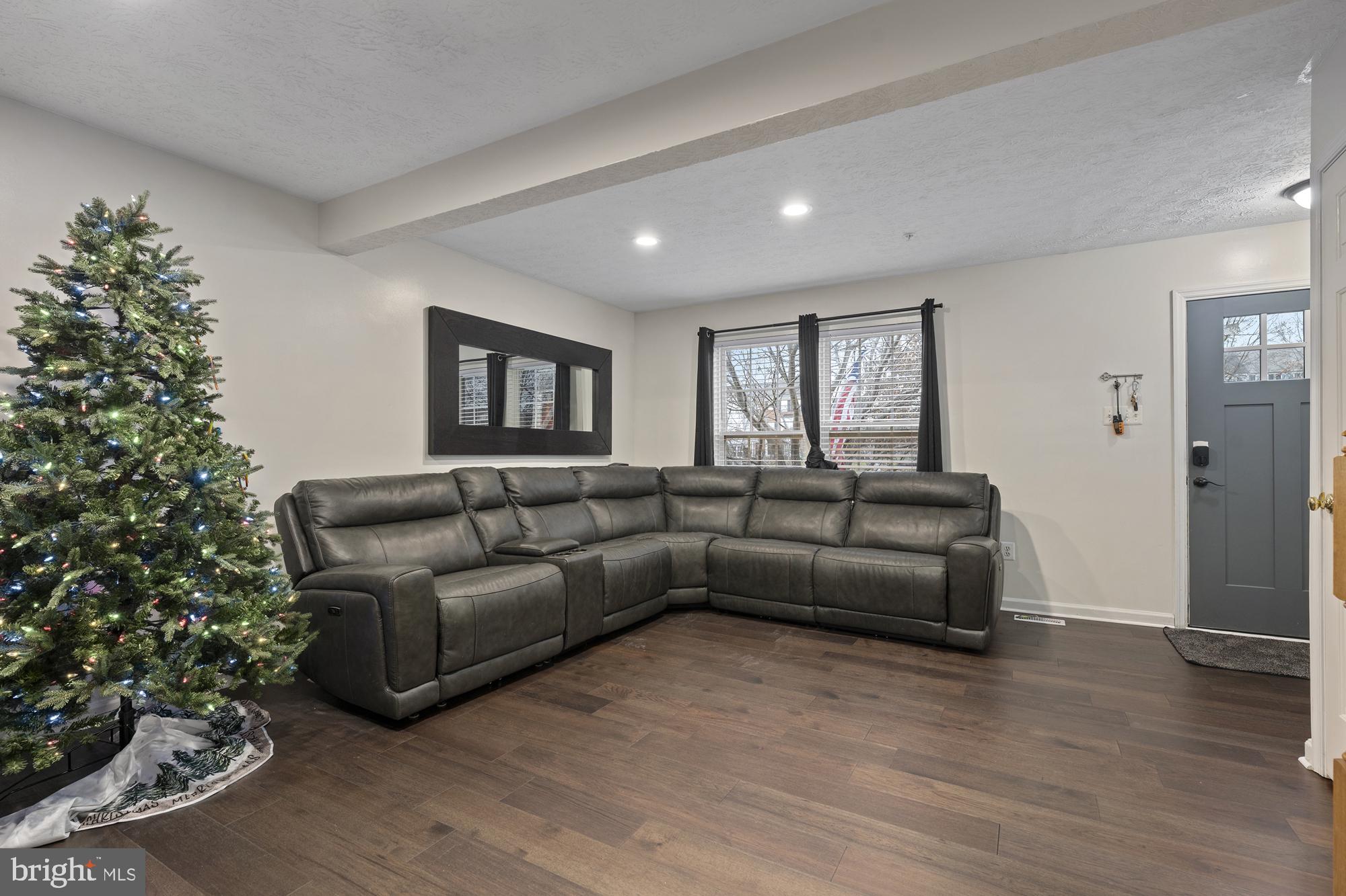 EATON SQUARE - Residential