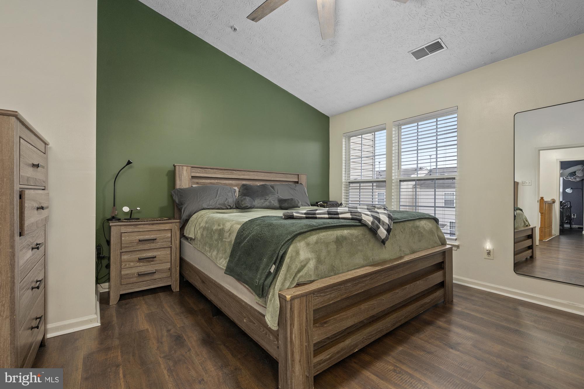 EATON SQUARE - Residential