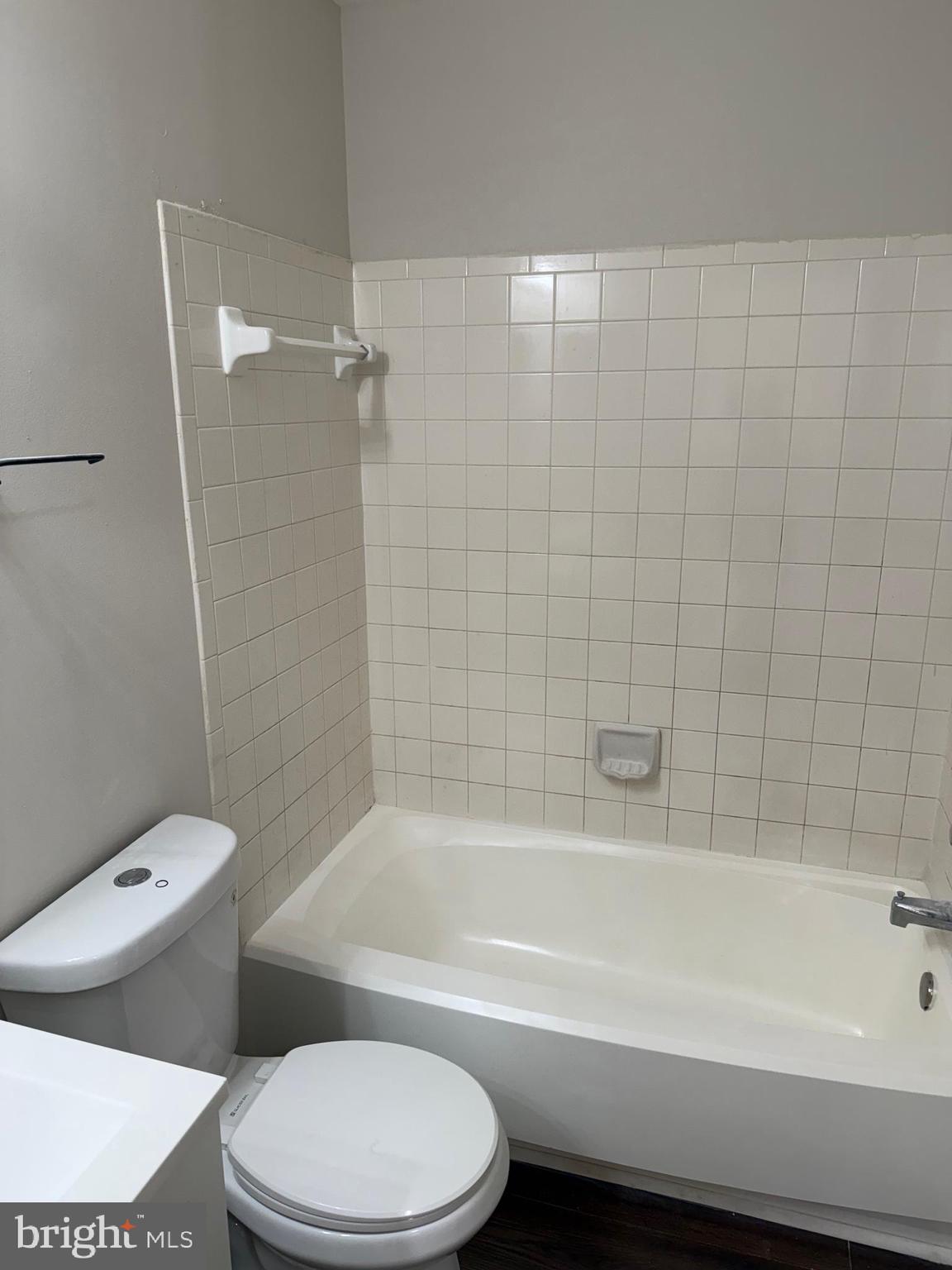 ROLLINGWOOD VILLAGE - Residential Lease