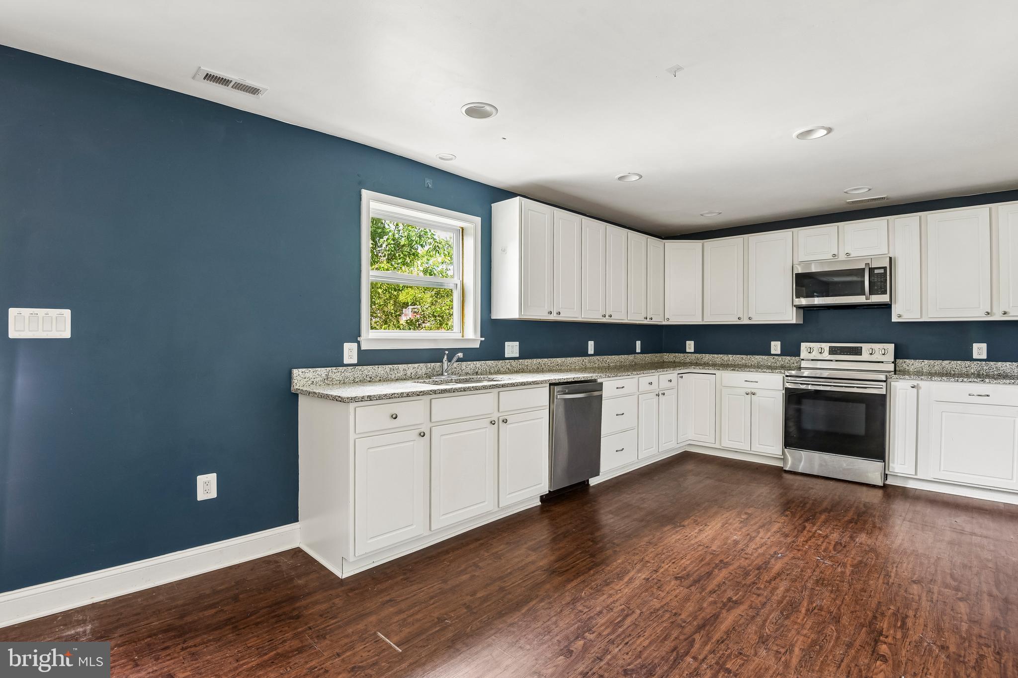 HARRIS HEIGHTS - Residential