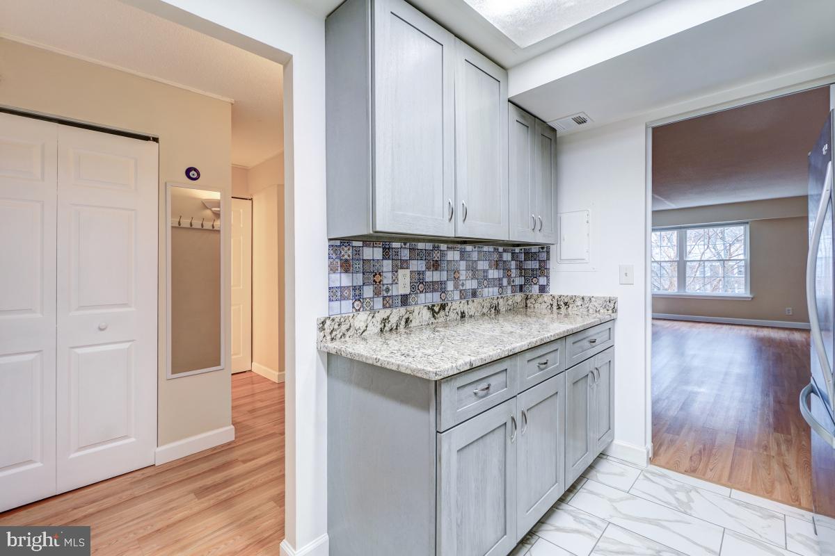 THE COLONIES - Residential Lease