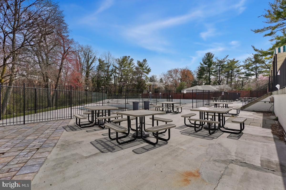 THE COLONIES - Residential Lease