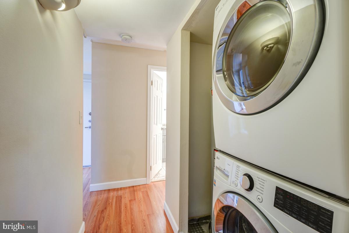 THE COLONIES - Residential Lease