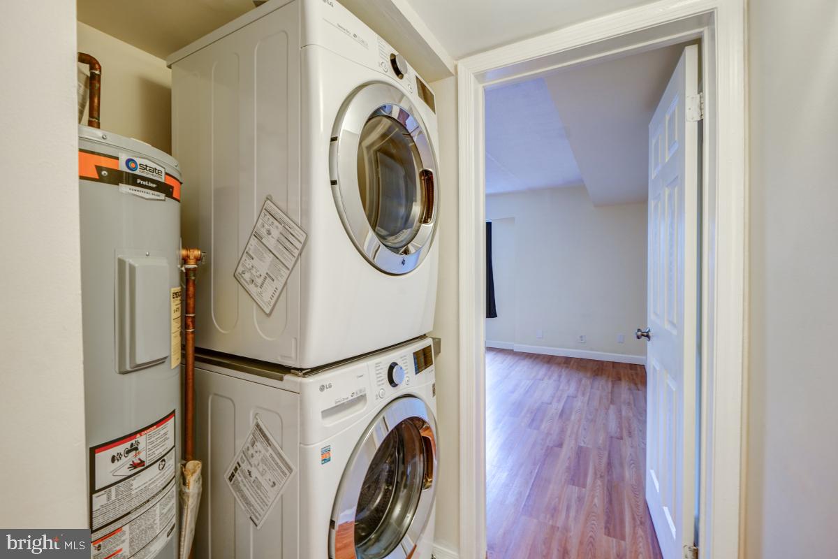 THE COLONIES - Residential Lease