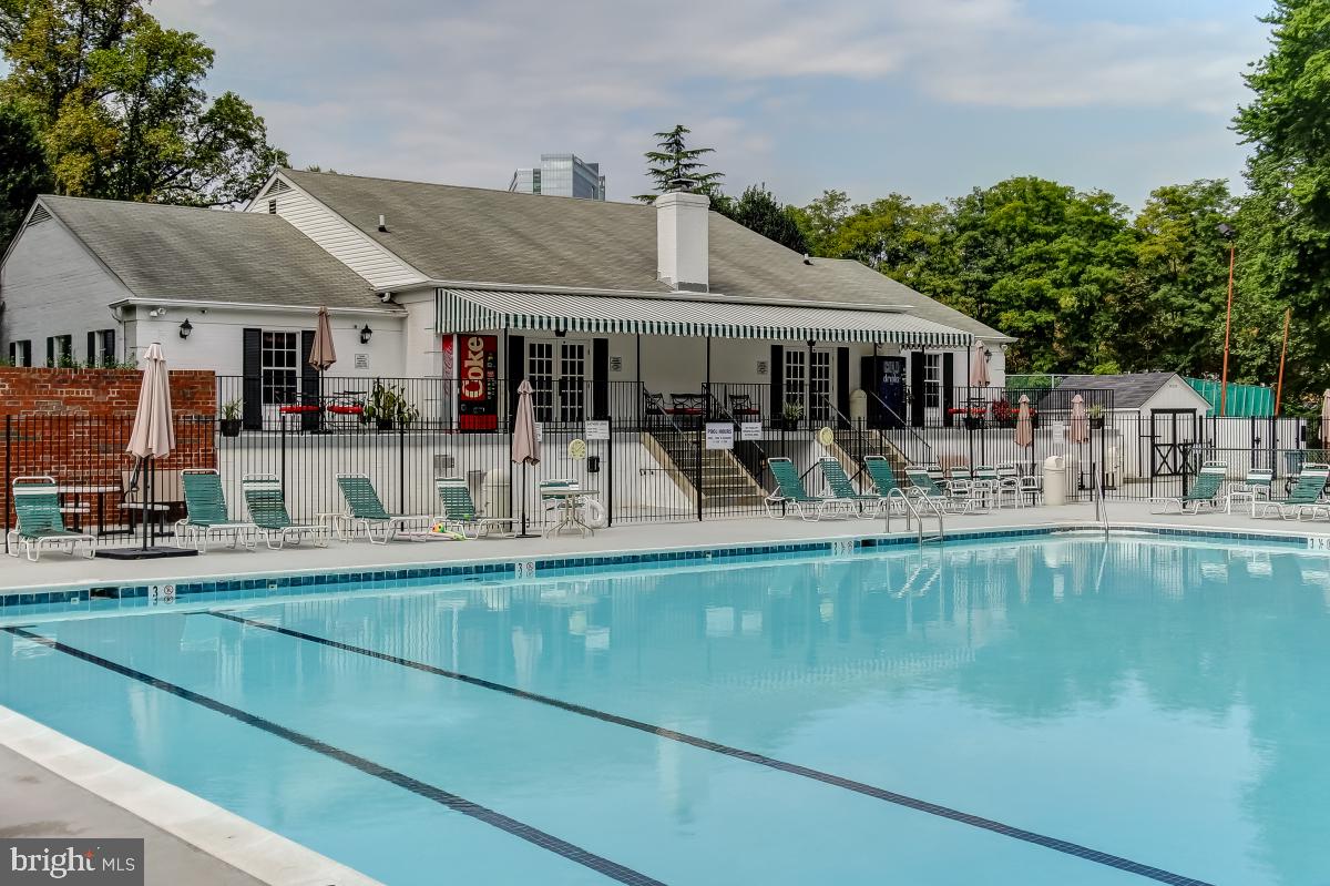 THE COLONIES - Residential Lease