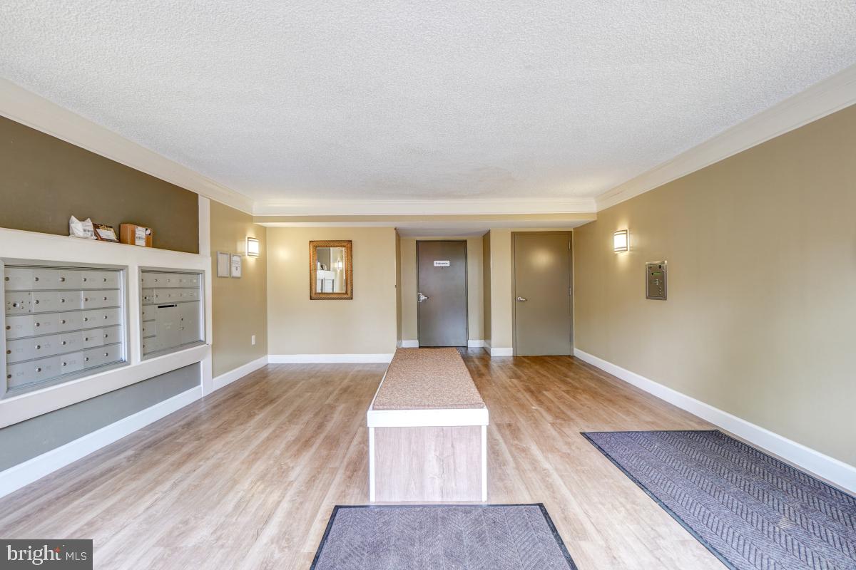 THE COLONIES - Residential Lease