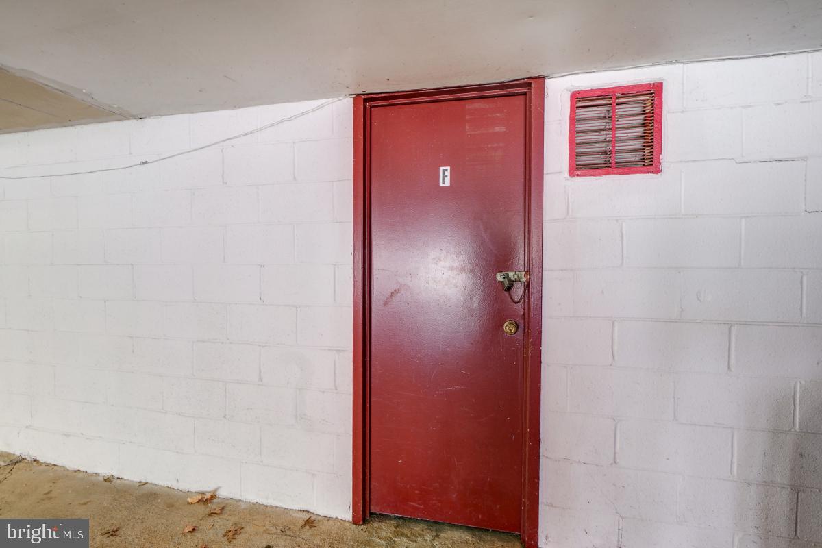 THE COLONIES - Residential Lease