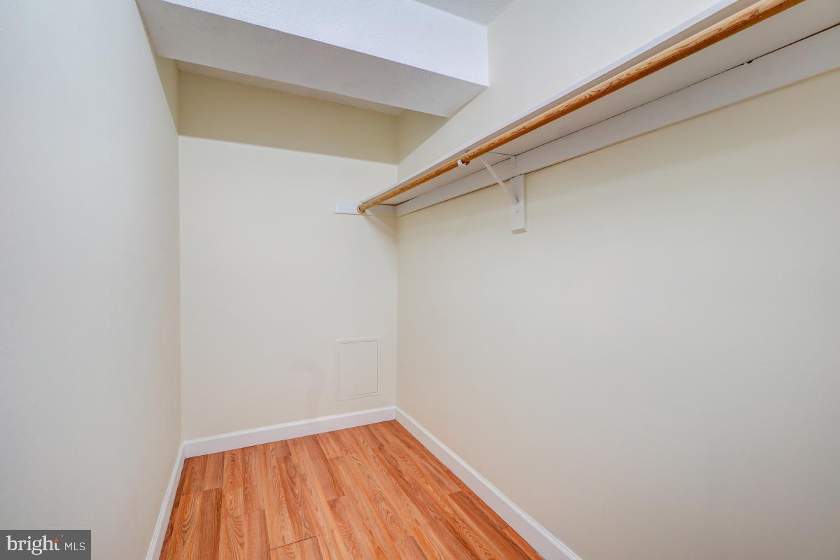 THE COLONIES - Residential Lease