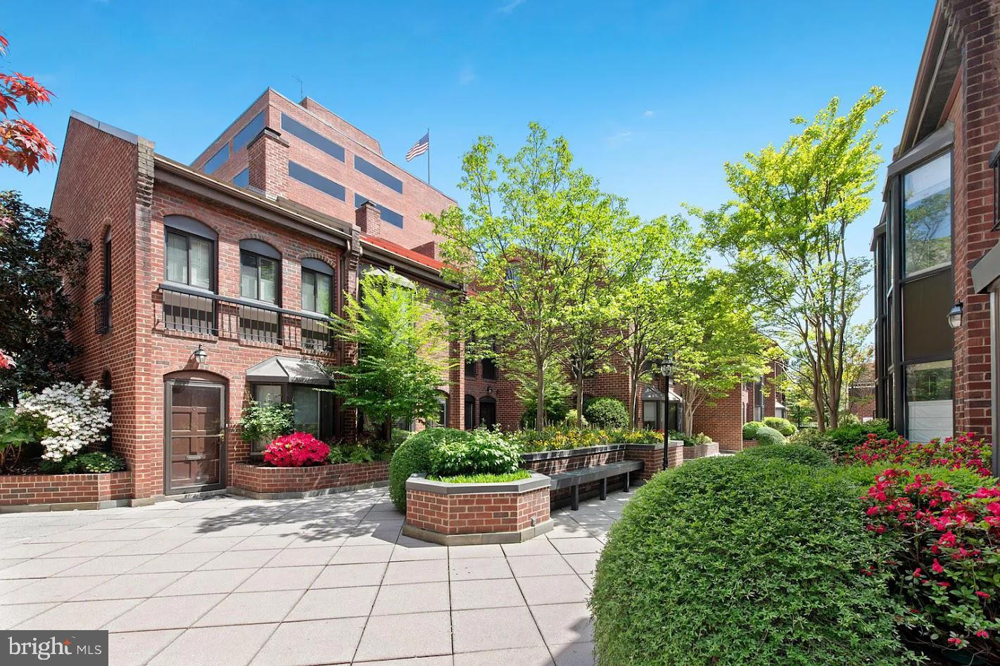 1008 PAPER MILL COURT NW 1008