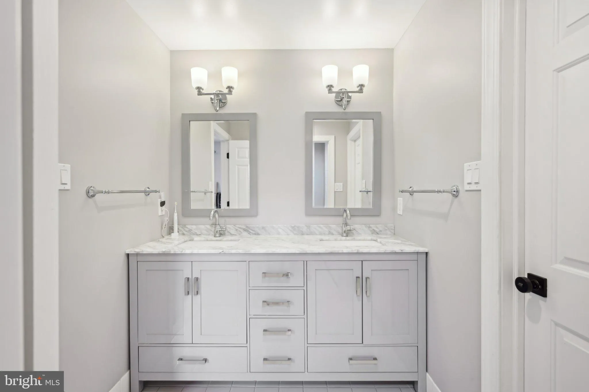 Villanova, Pennsylvania 19085, United States, 6 Bedrooms Bedrooms, ,8 BathroomsBathrooms,Residential,Contingent,89399