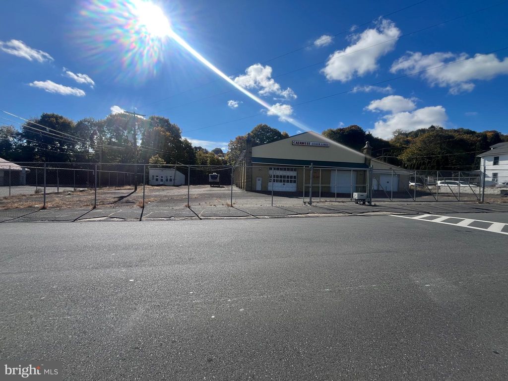 Photo of 950 West Arch St, COAL TOWNSHIP, PA 17866 (MLS # PANU2002678)