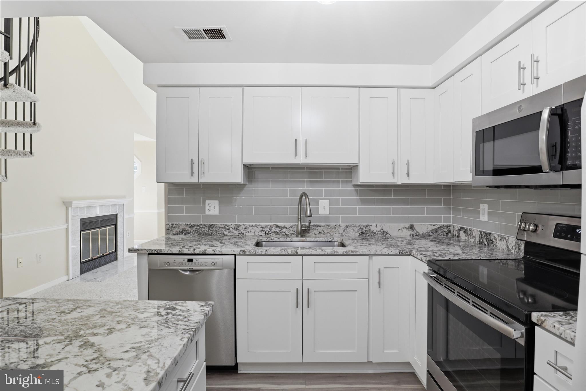 HAMPTON HOUSE - Residential