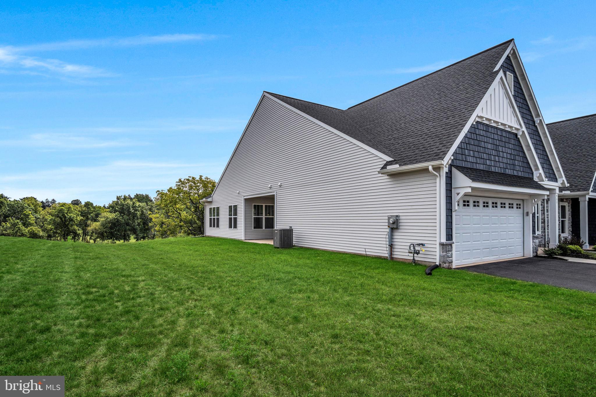 855 SHADOWBROOKE DRIVE