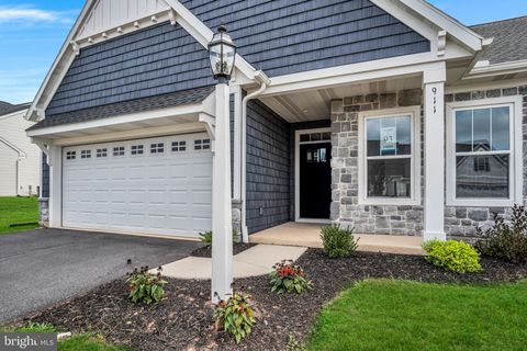 855 SHADOWBROOKE DRIVE DOVER PA 17315