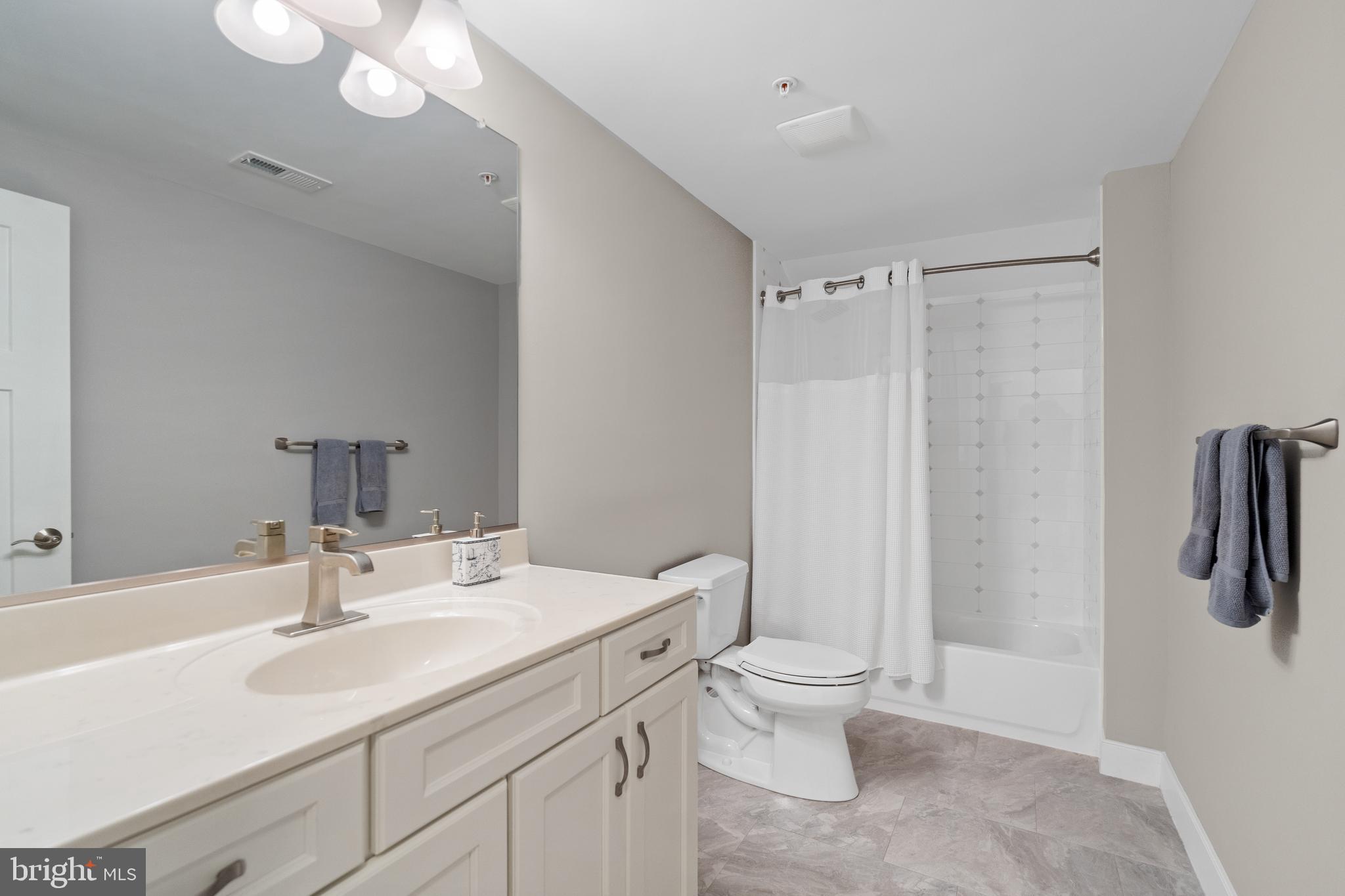 EASTPORT - Residential