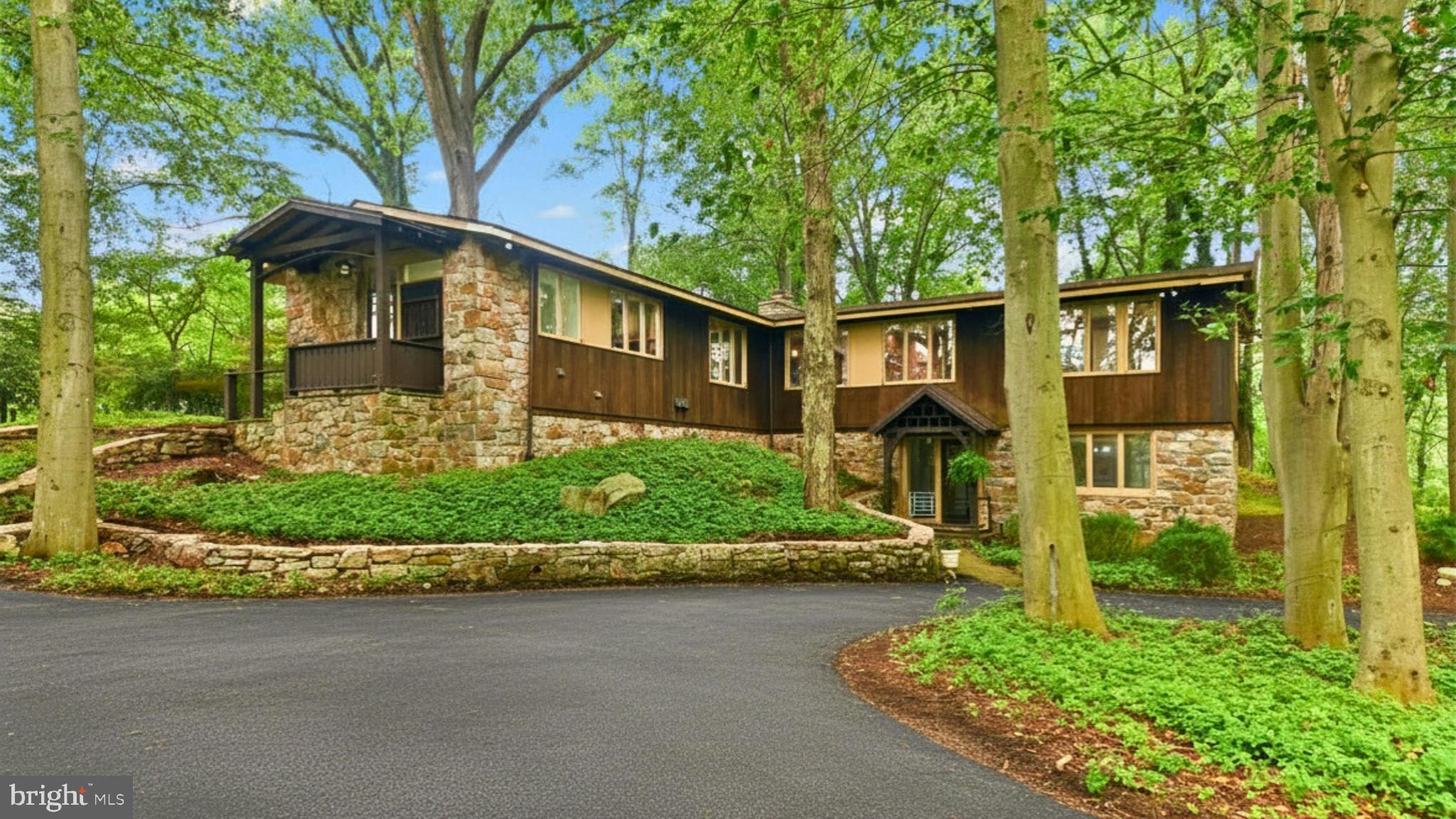 1657 LINDEN OAKS LANE