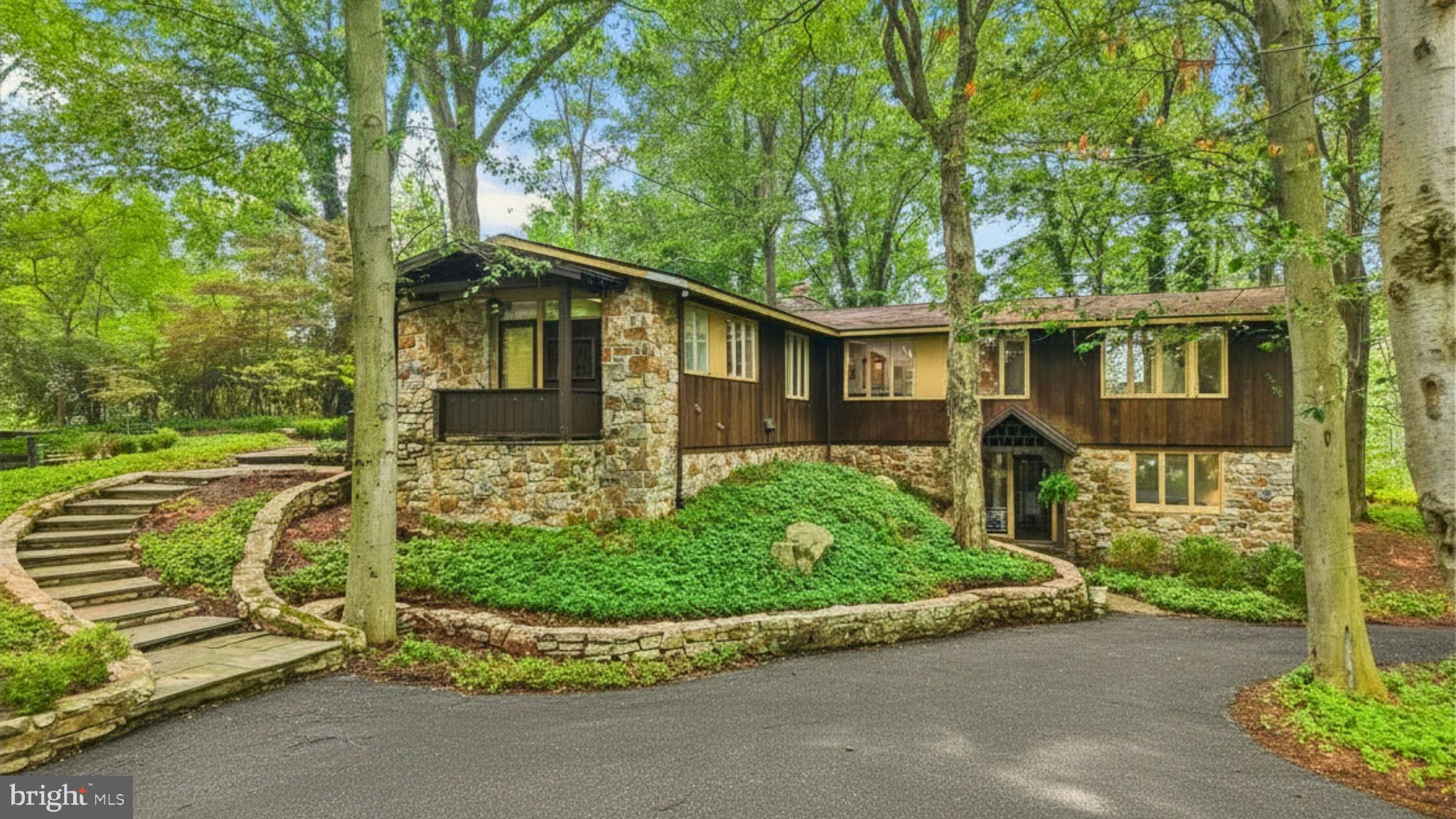 1657 LINDEN OAKS LANE