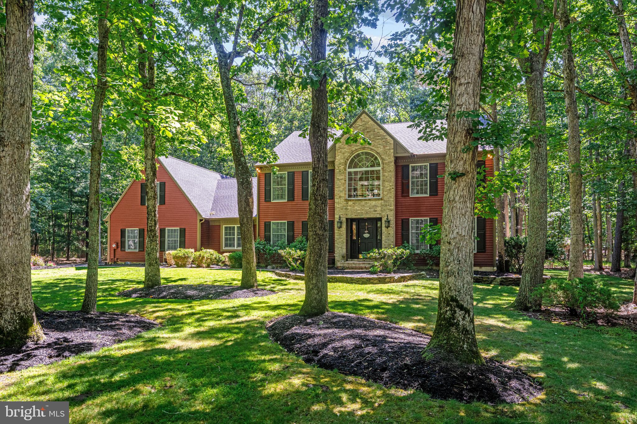 5 RIDGE COURT