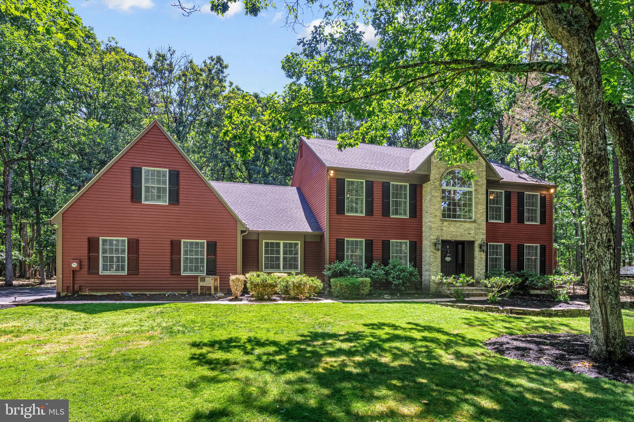 5 RIDGE COURT