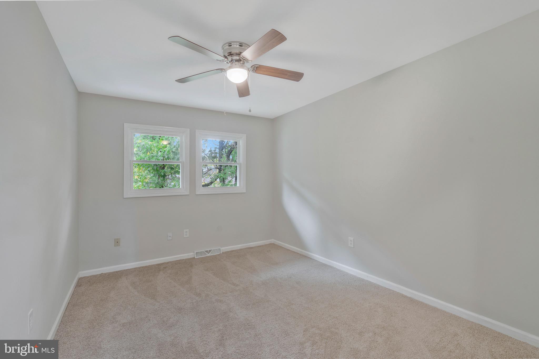 SOUTH HAMPTON - Residential