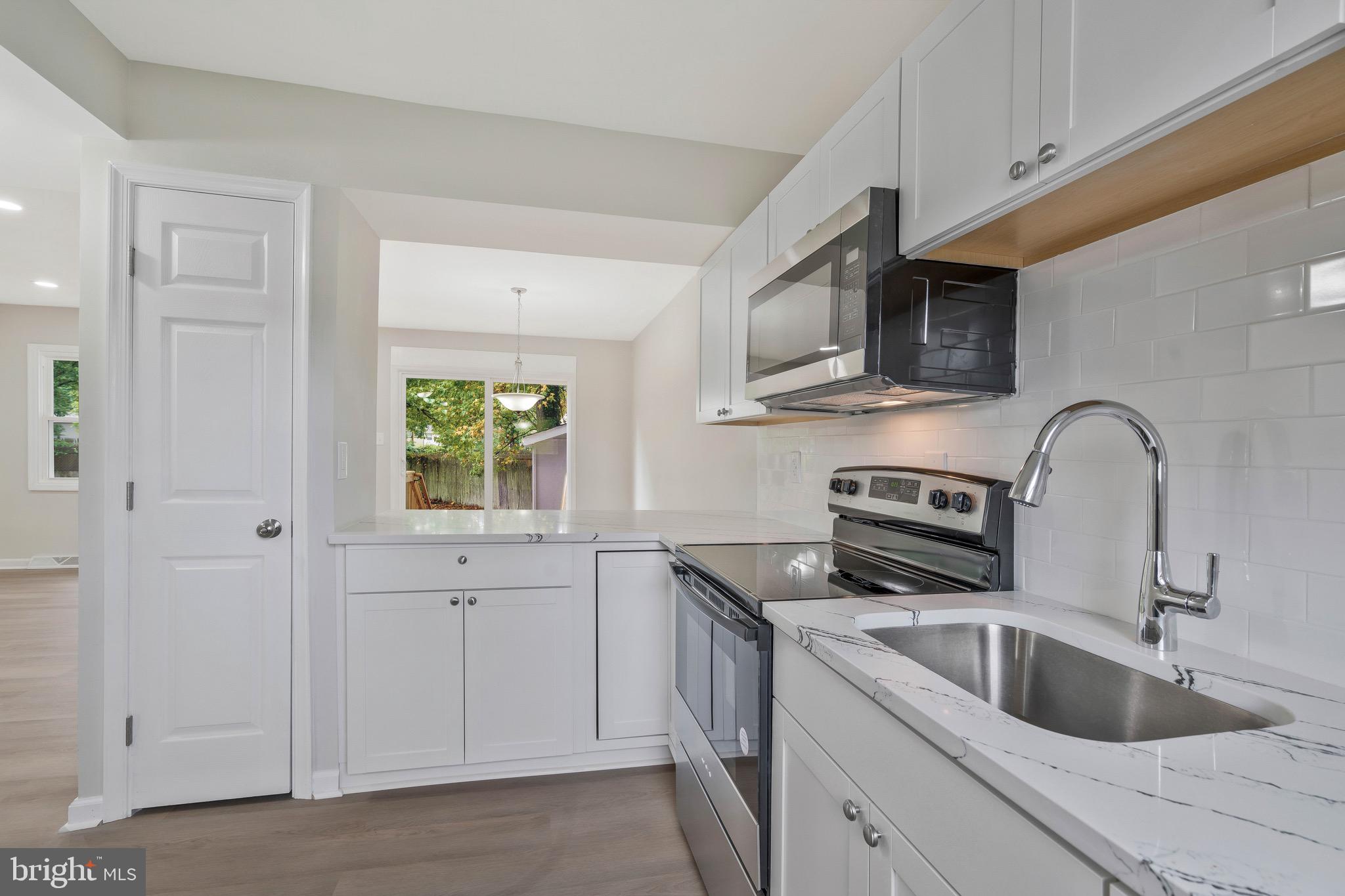 SOUTH HAMPTON - Residential