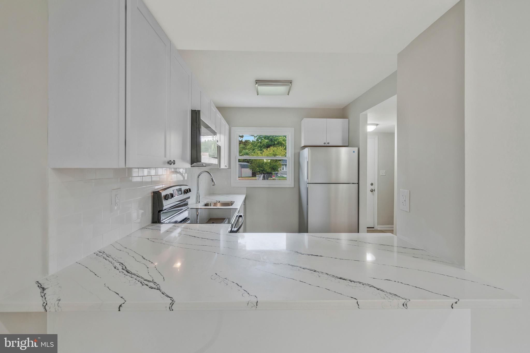 SOUTH HAMPTON - Residential