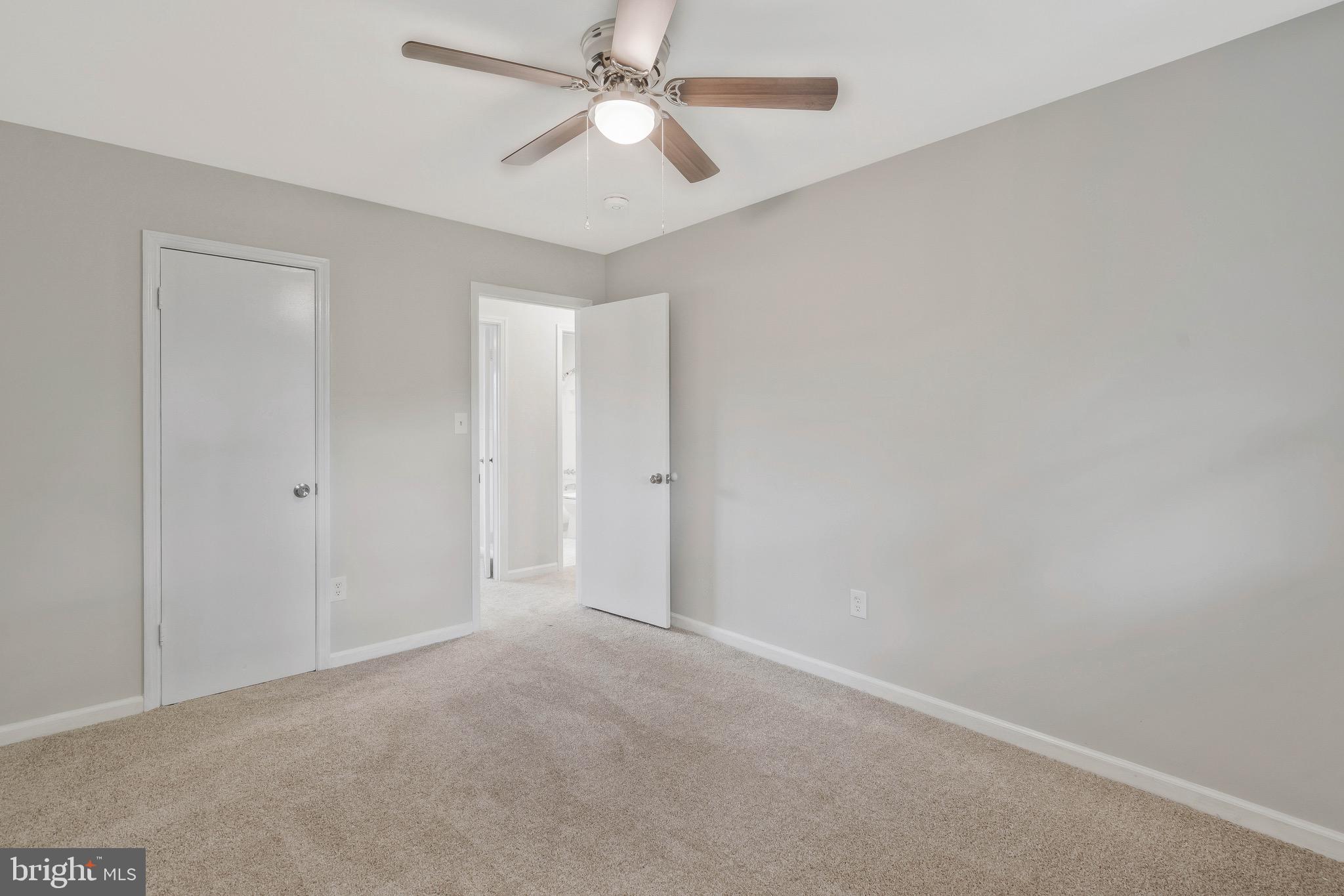 SOUTH HAMPTON - Residential