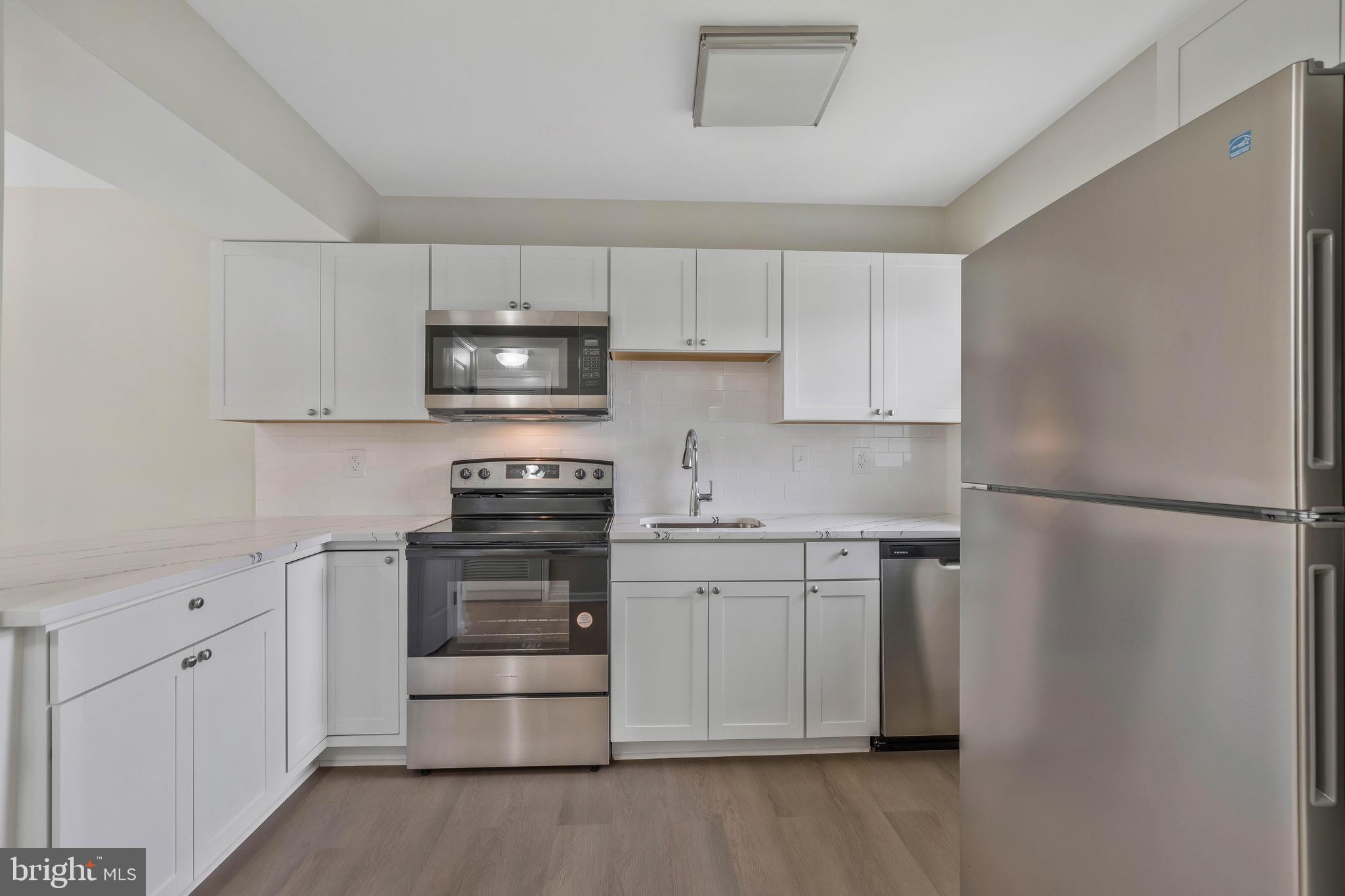 SOUTH HAMPTON - Residential