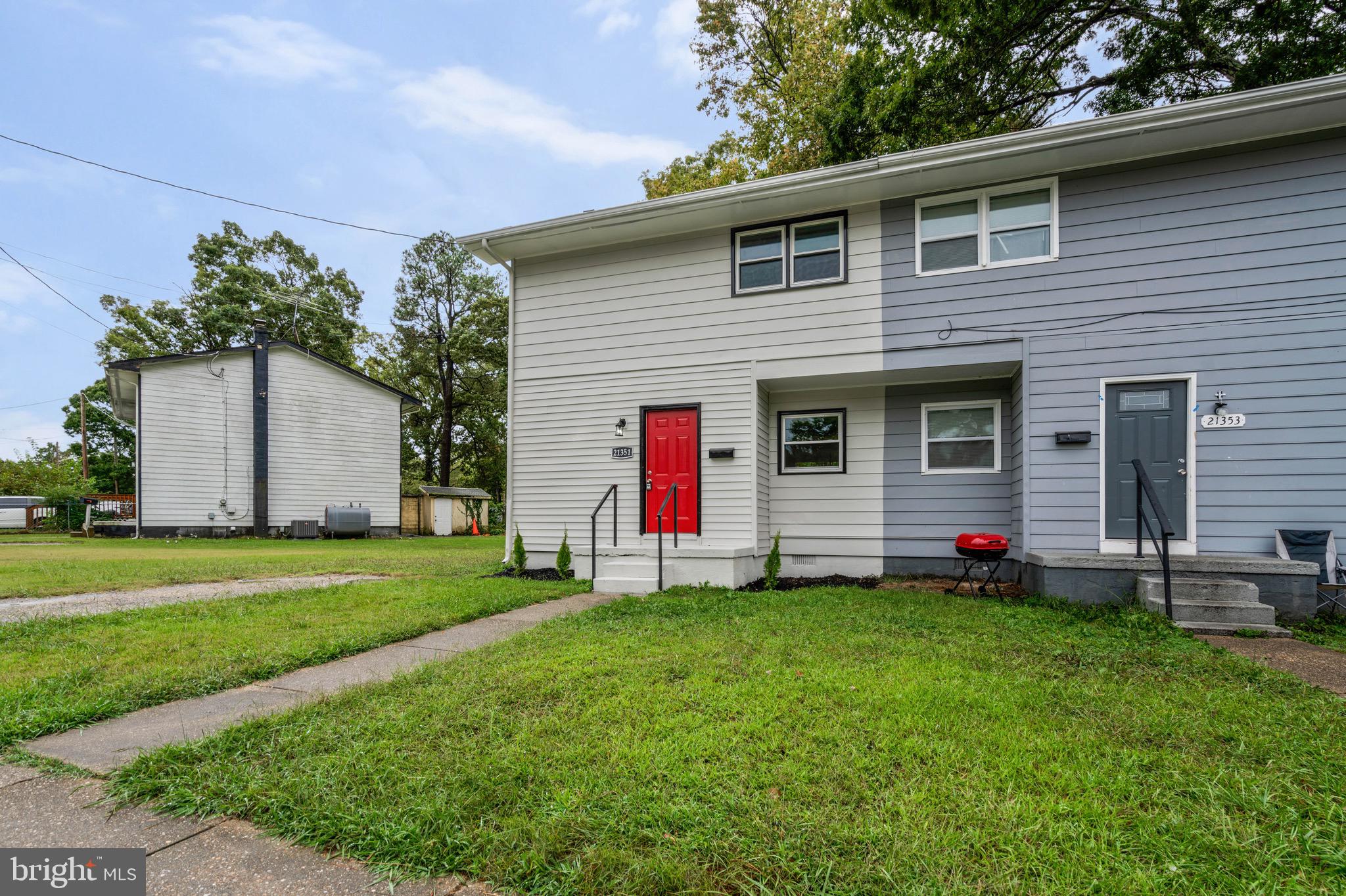 SOUTH HAMPTON - Residential