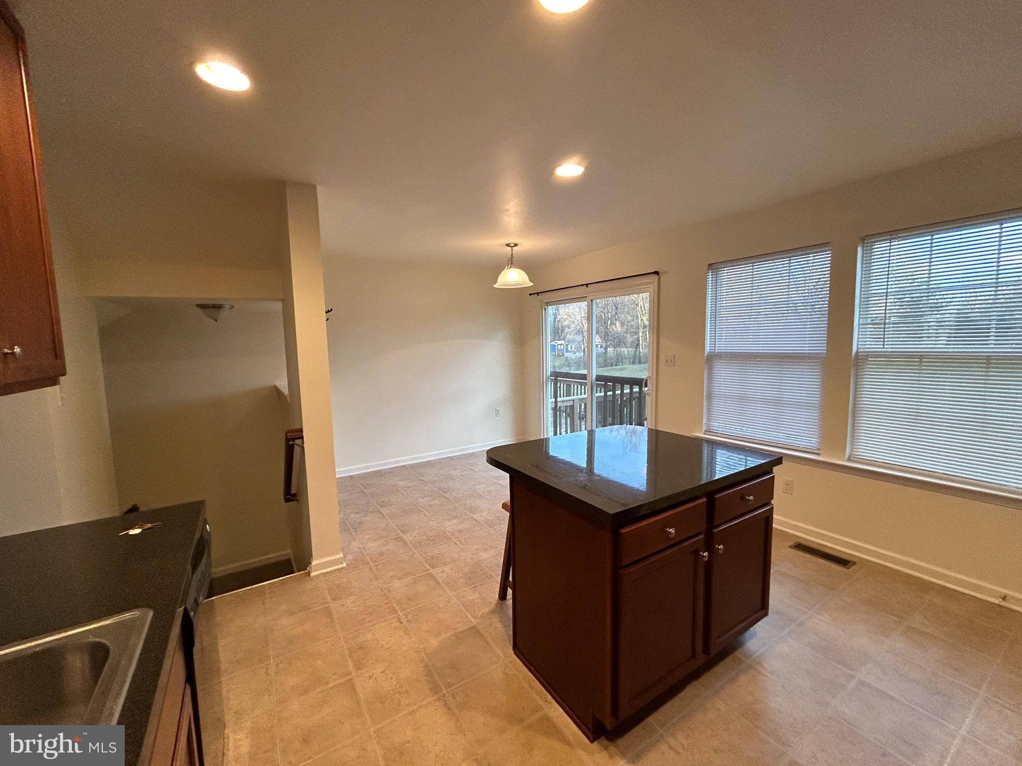 FAIRWAYS EAST - Residential Lease