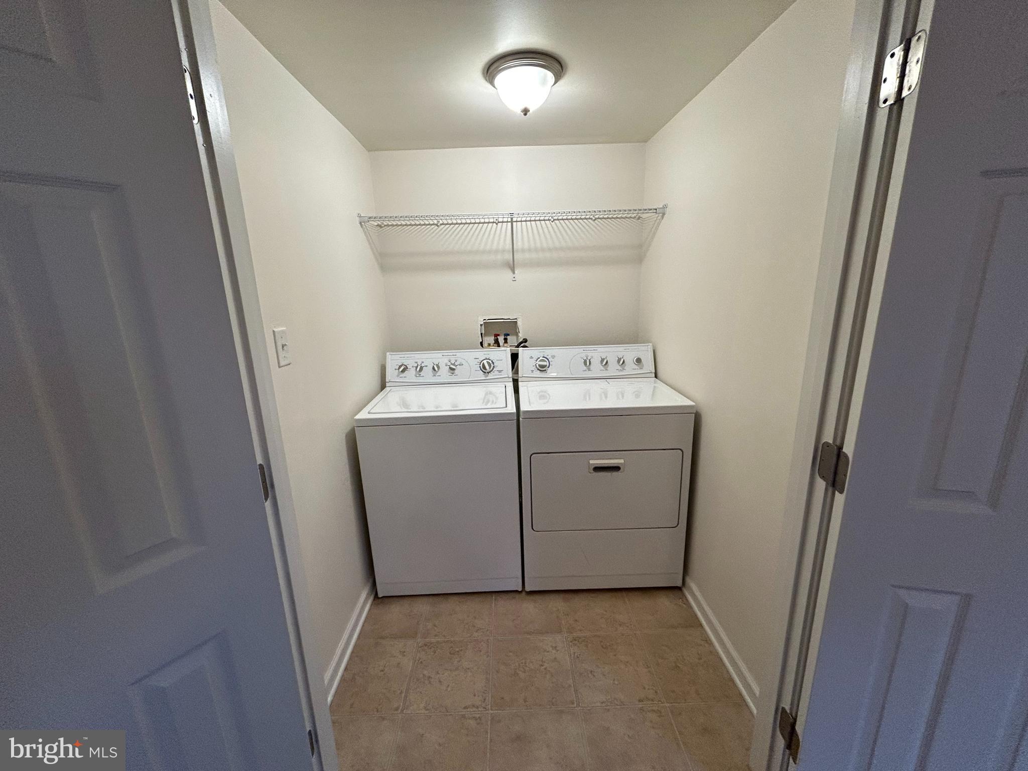 FAIRWAYS EAST - Residential Lease