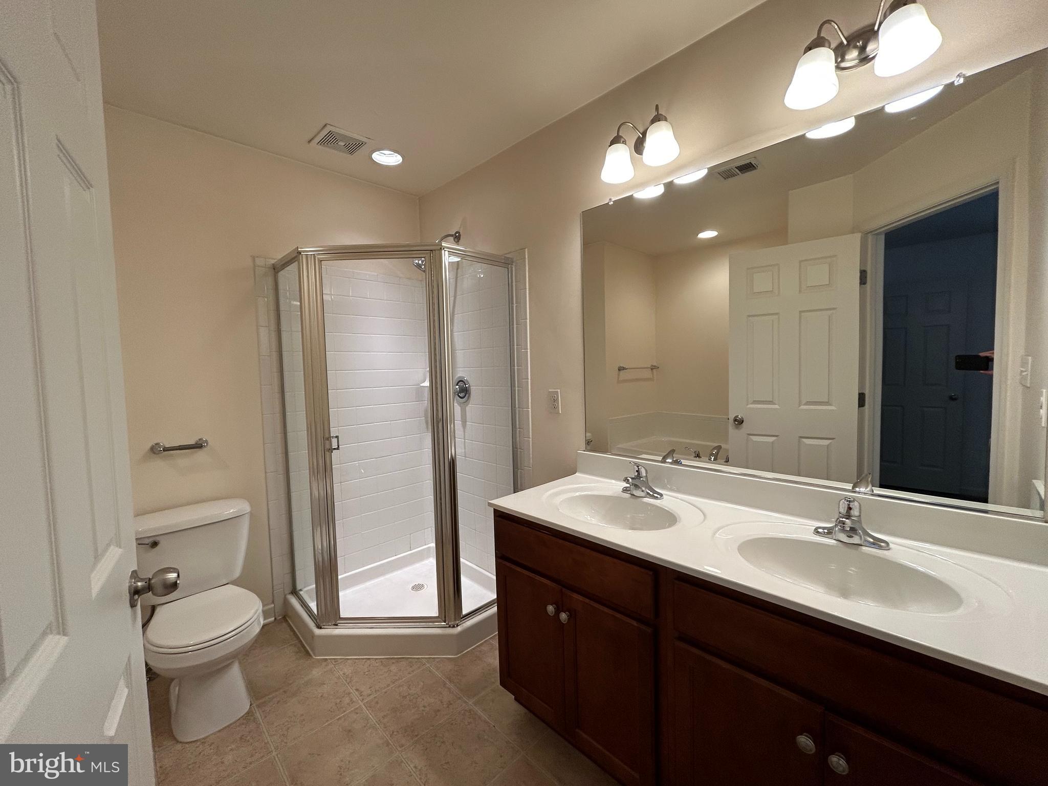 FAIRWAYS EAST - Residential Lease