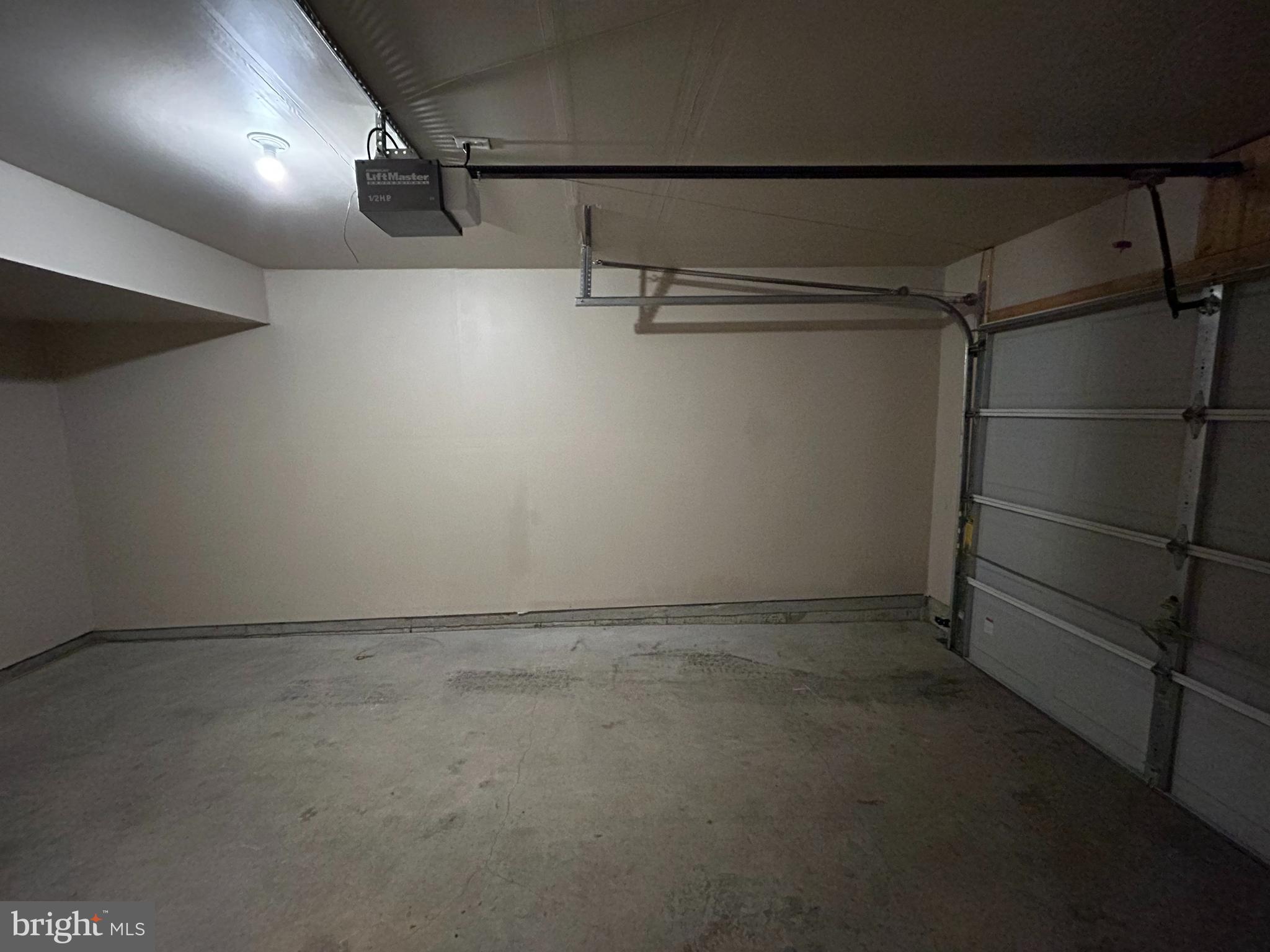 FAIRWAYS EAST - Residential Lease