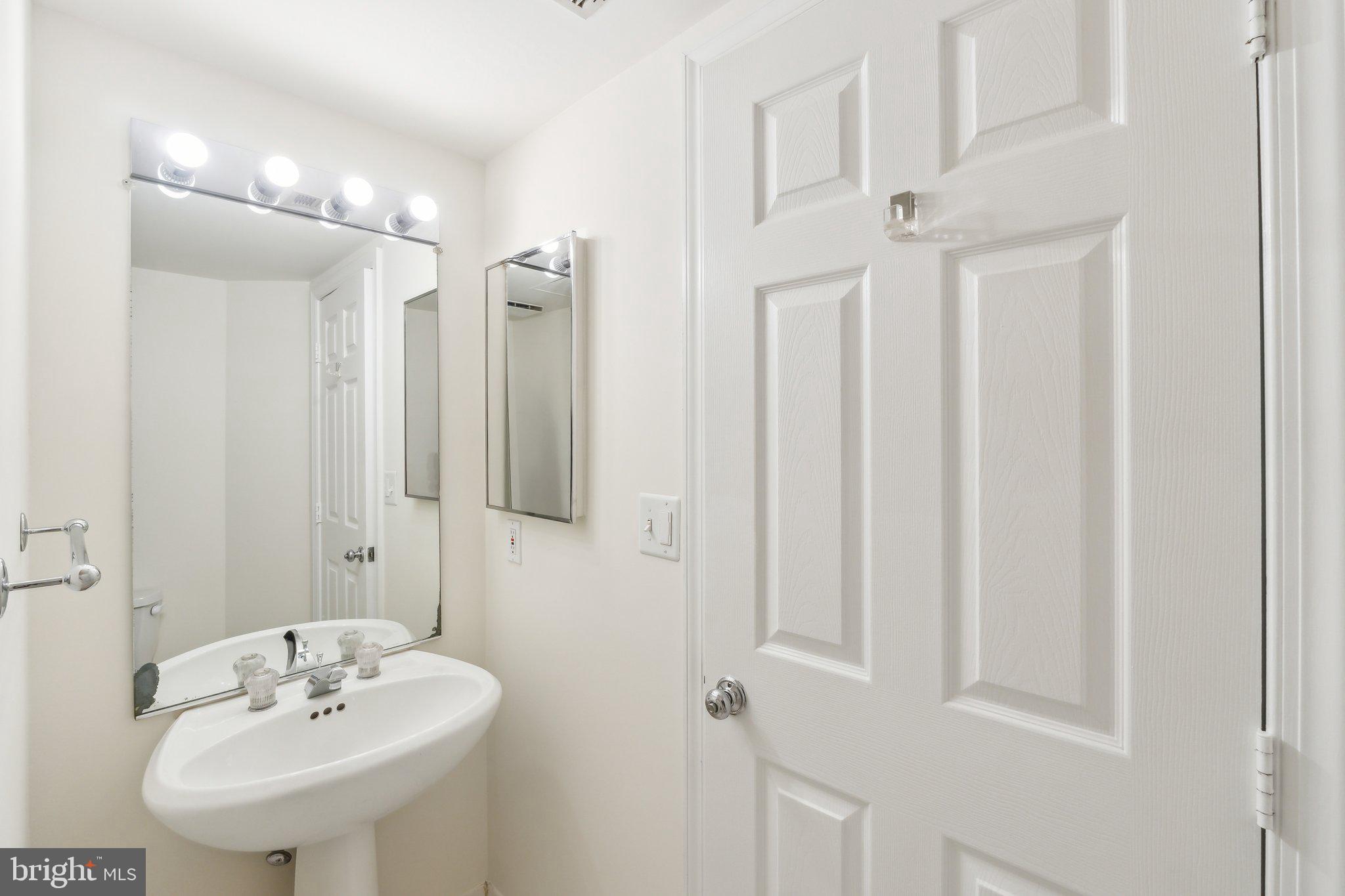 WHITLEY PARK CONDOMINIUM - Residential