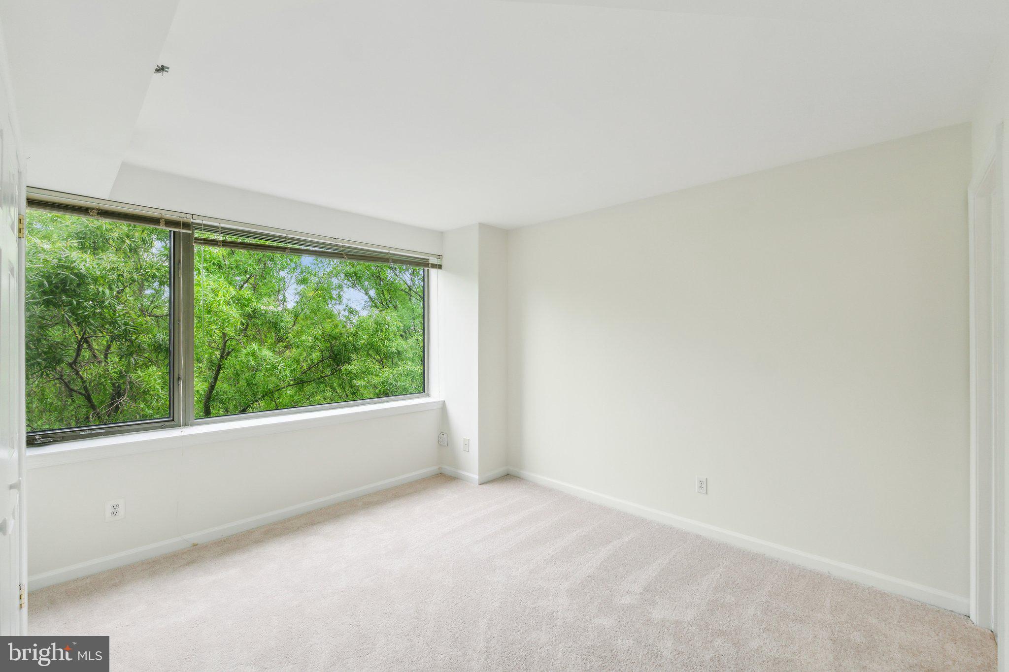 WHITLEY PARK CONDOMINIUM - Residential