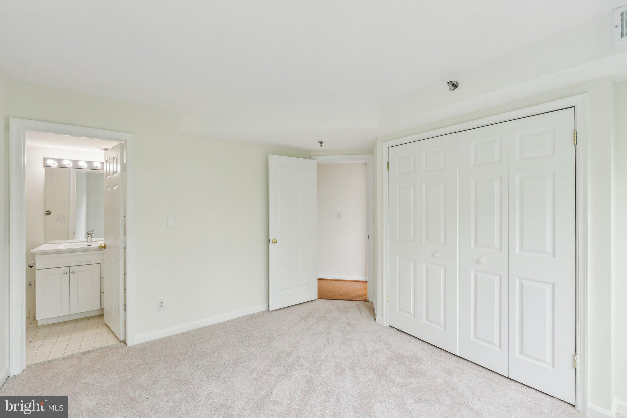 WHITLEY PARK CONDOMINIUM - Residential