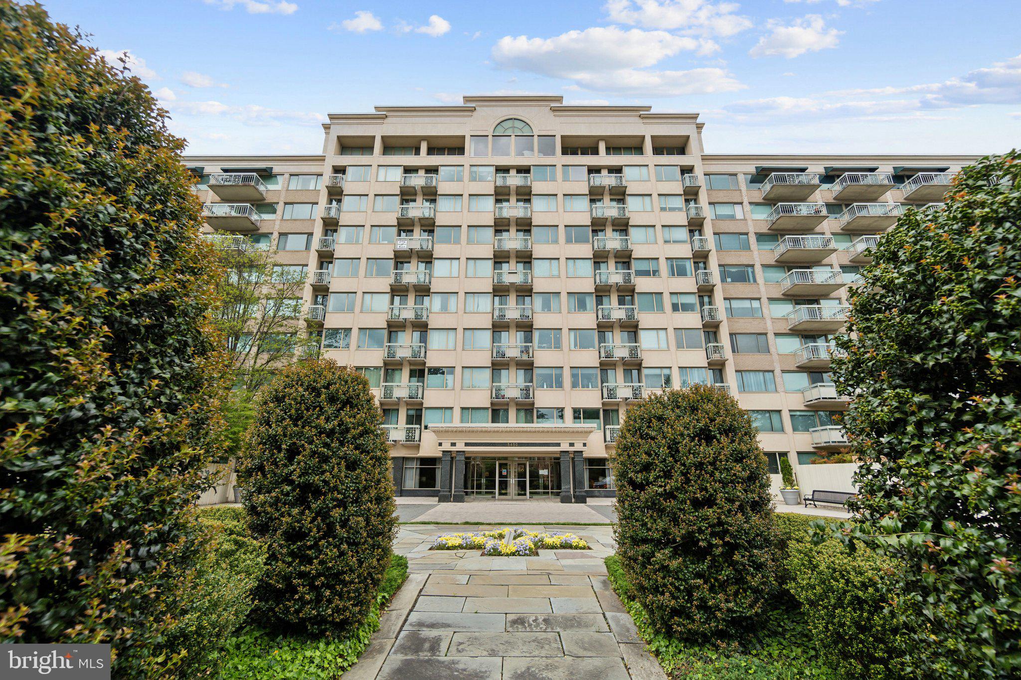 WHITLEY PARK CONDOMINIUM - Residential