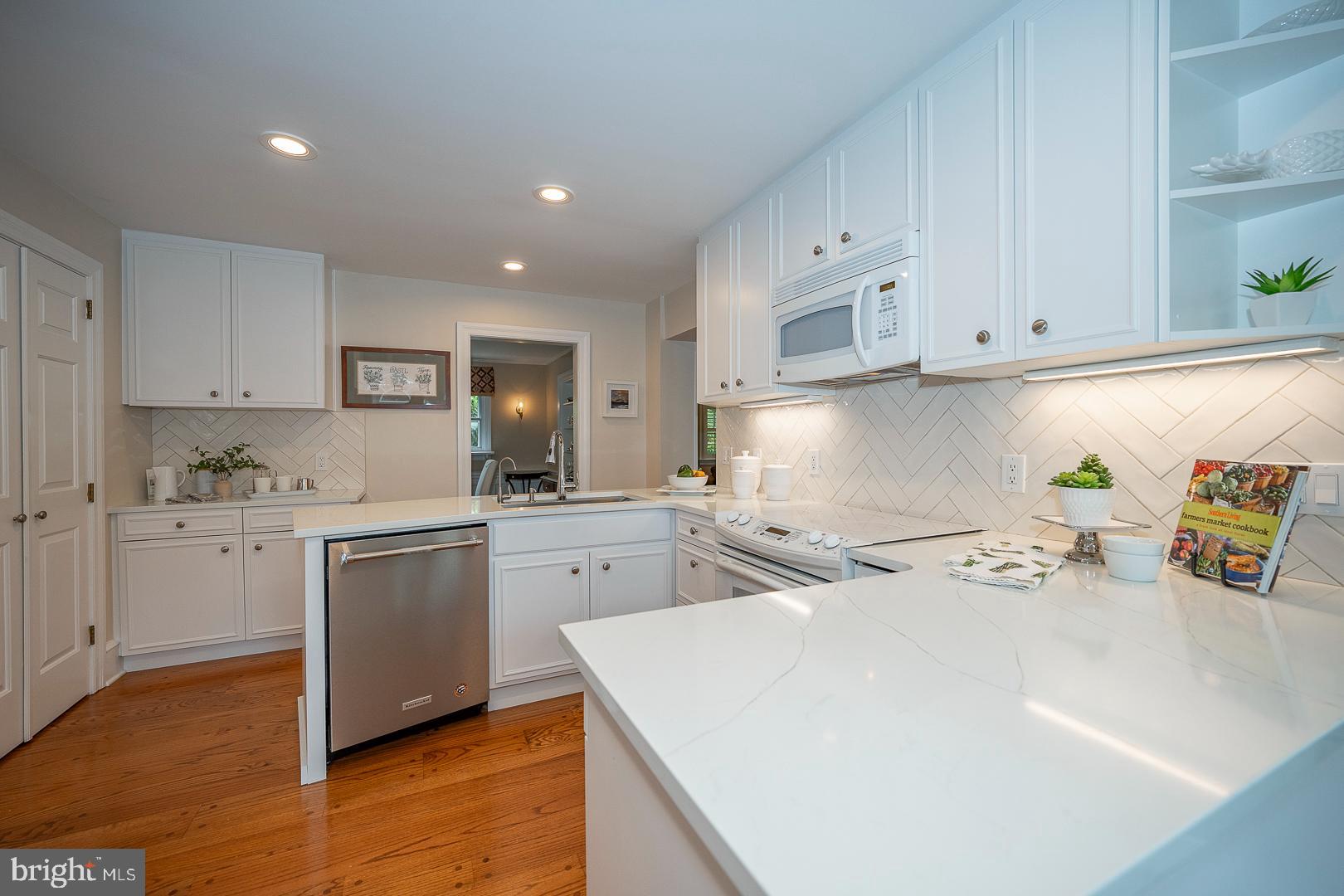 SOUTH WAYNE - Residential