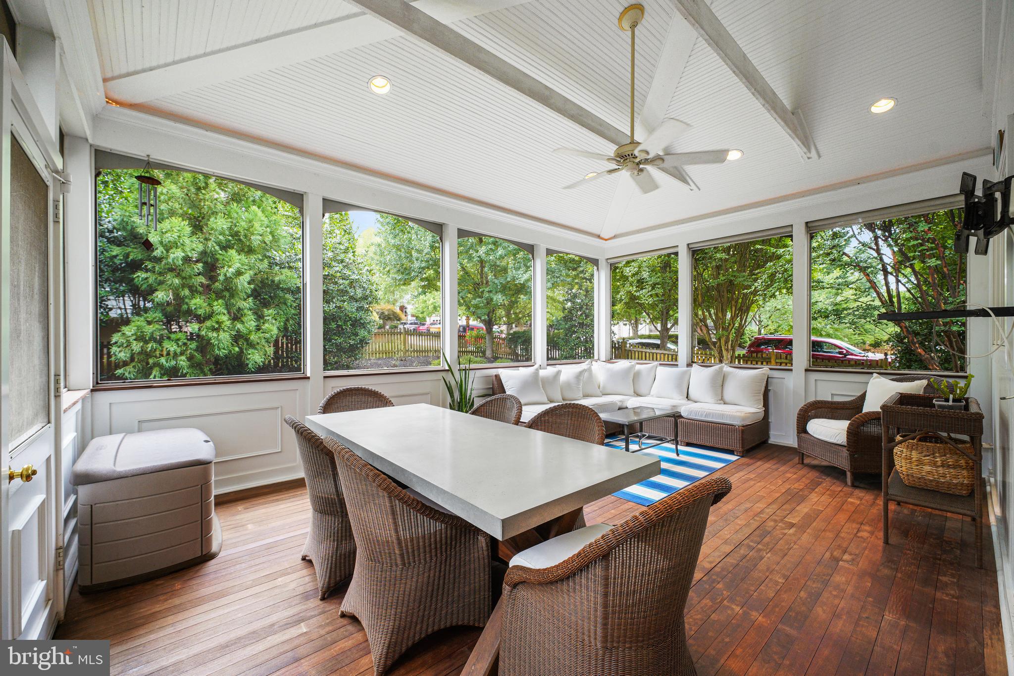 LANSDOWNE - Residential