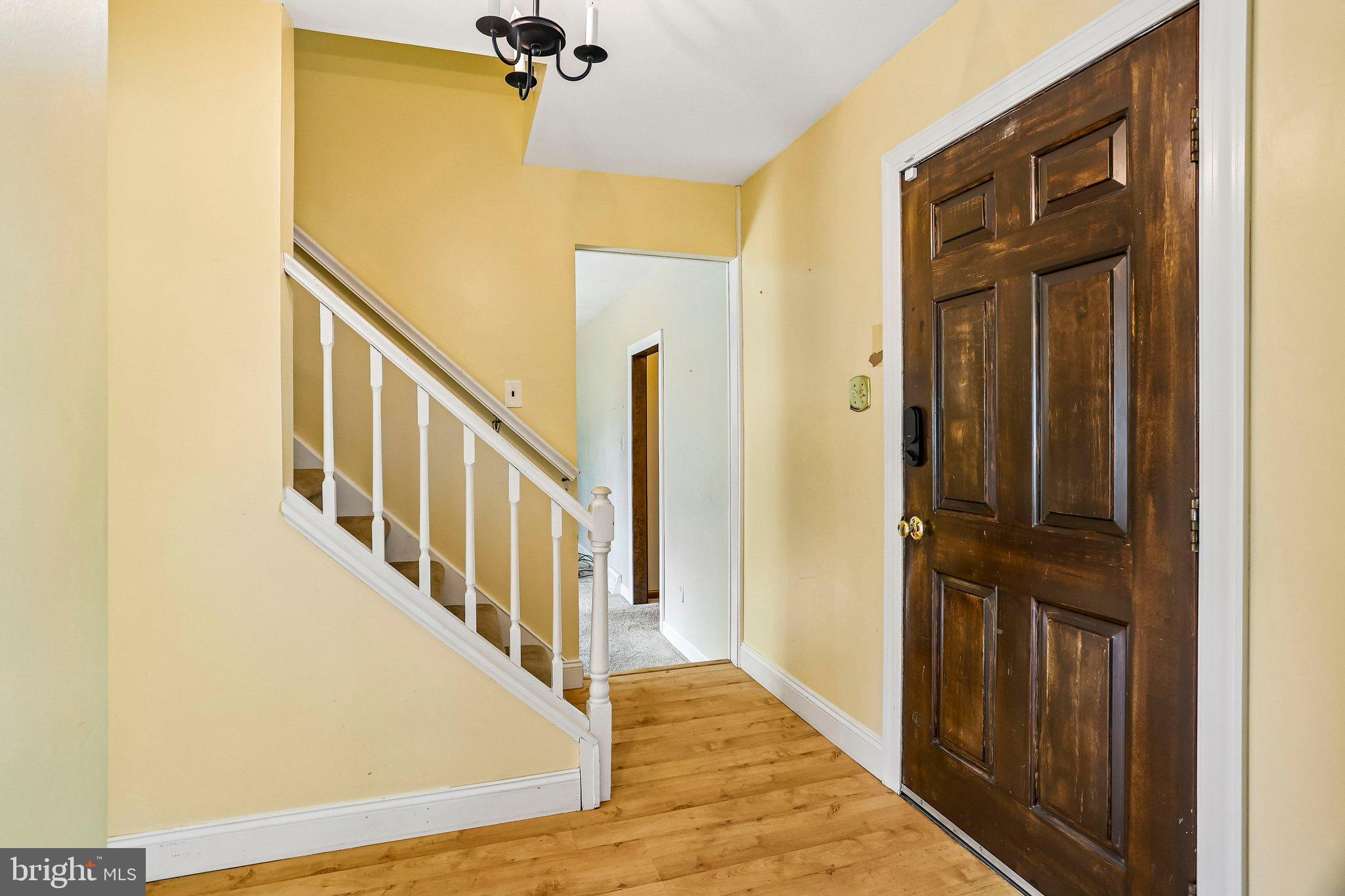 8 DUNHAM COURT