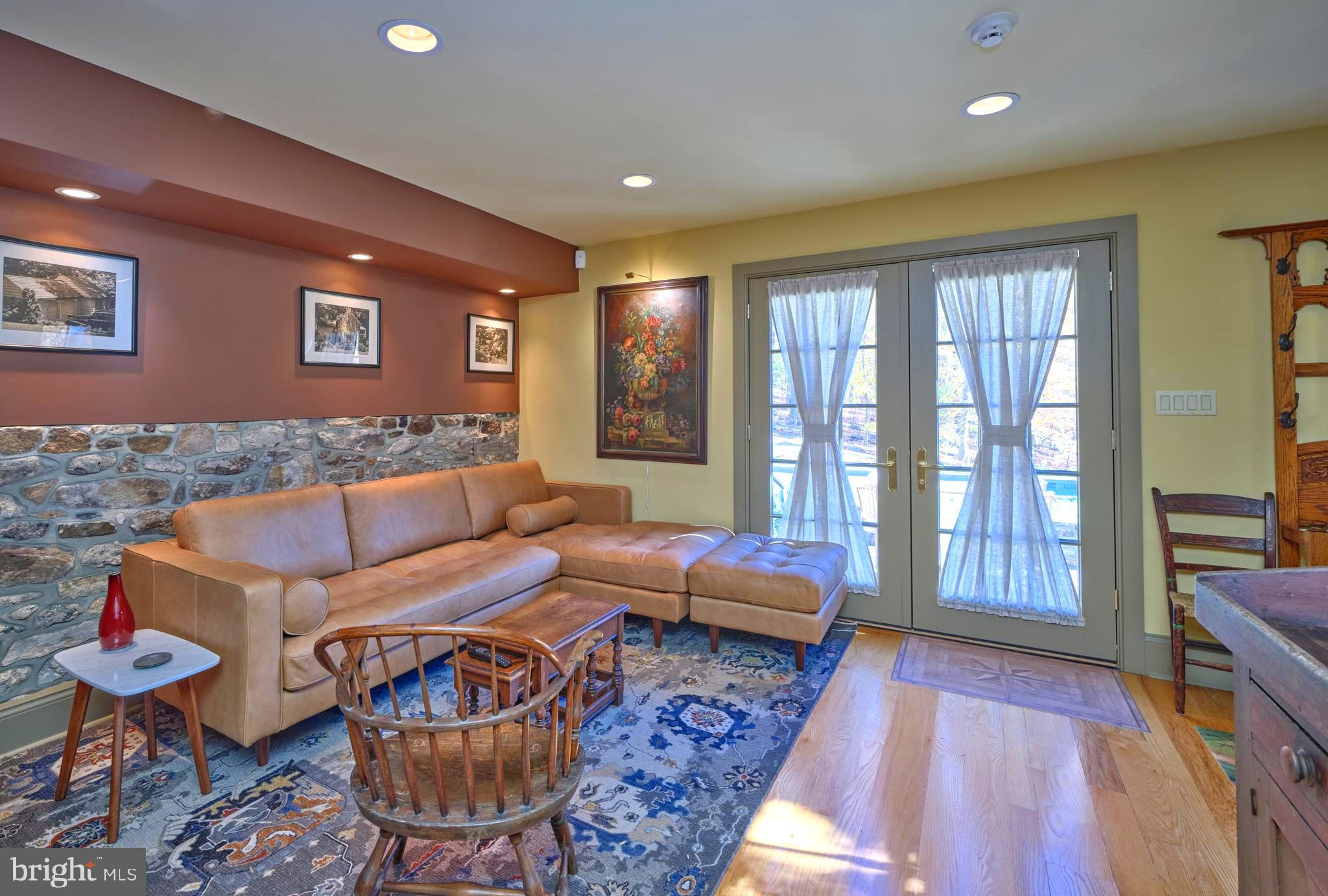 DOYLESTOWN - Residential