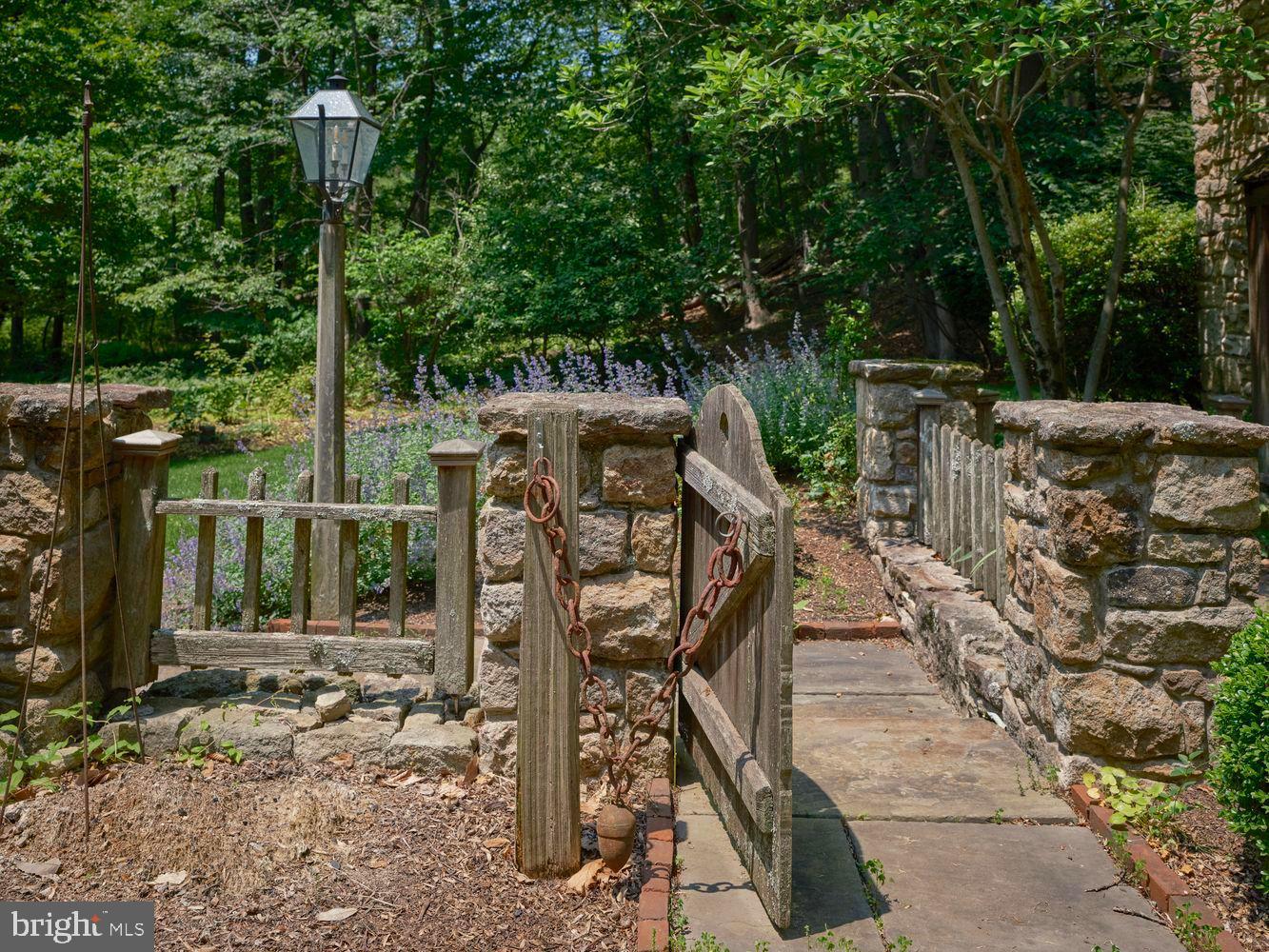 DOYLESTOWN - Residential