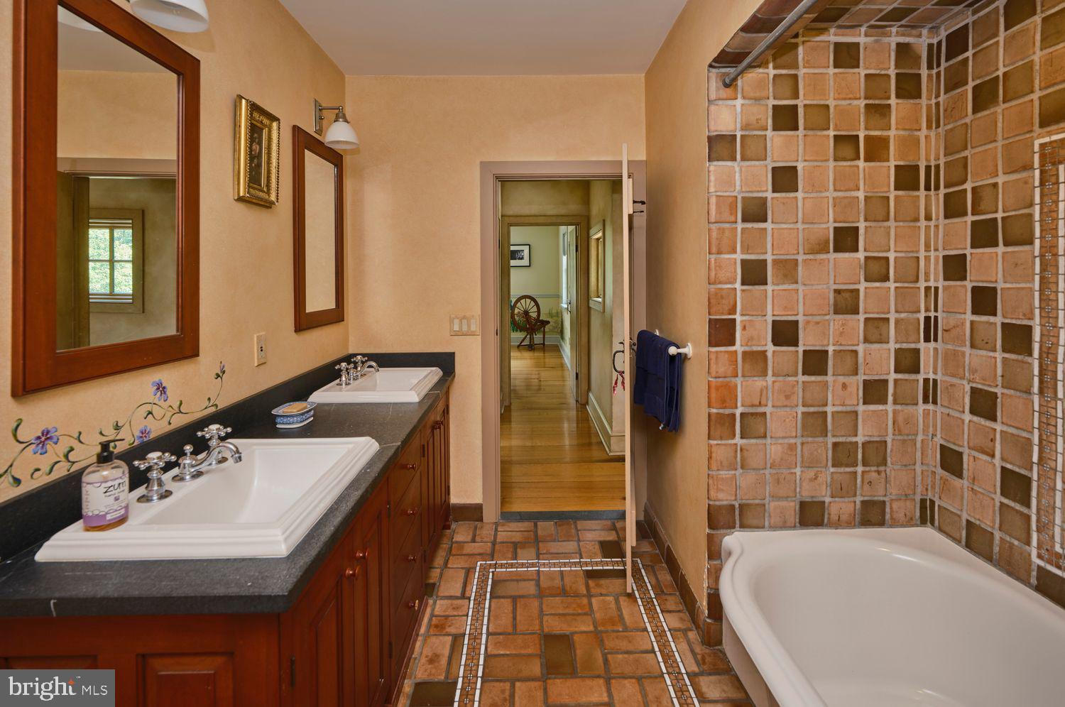 DOYLESTOWN - Residential