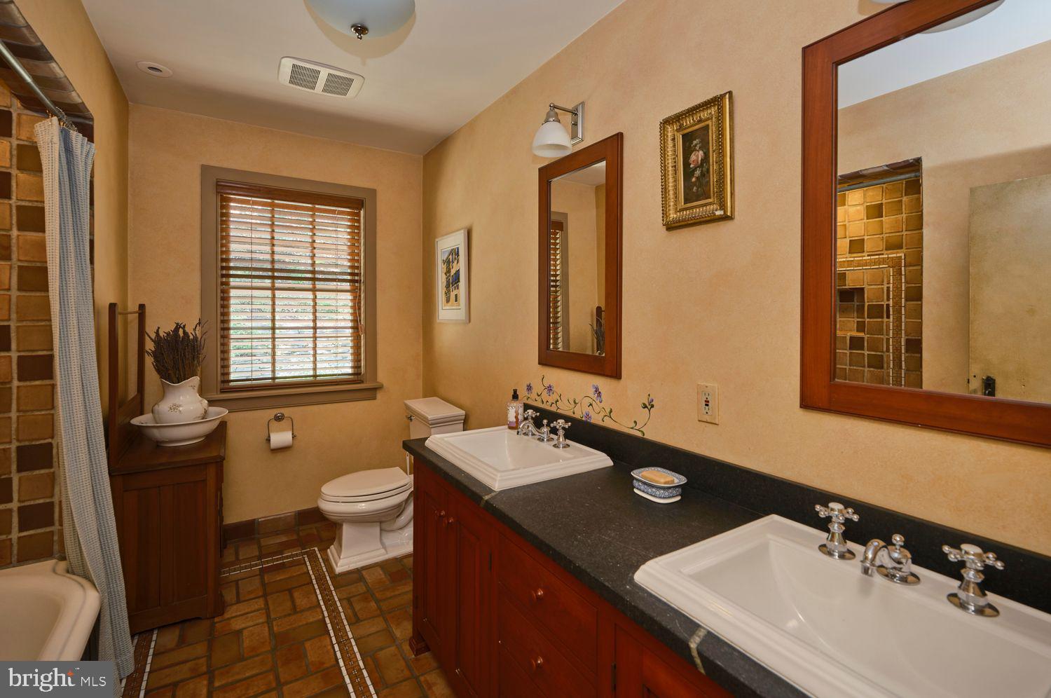 DOYLESTOWN - Residential