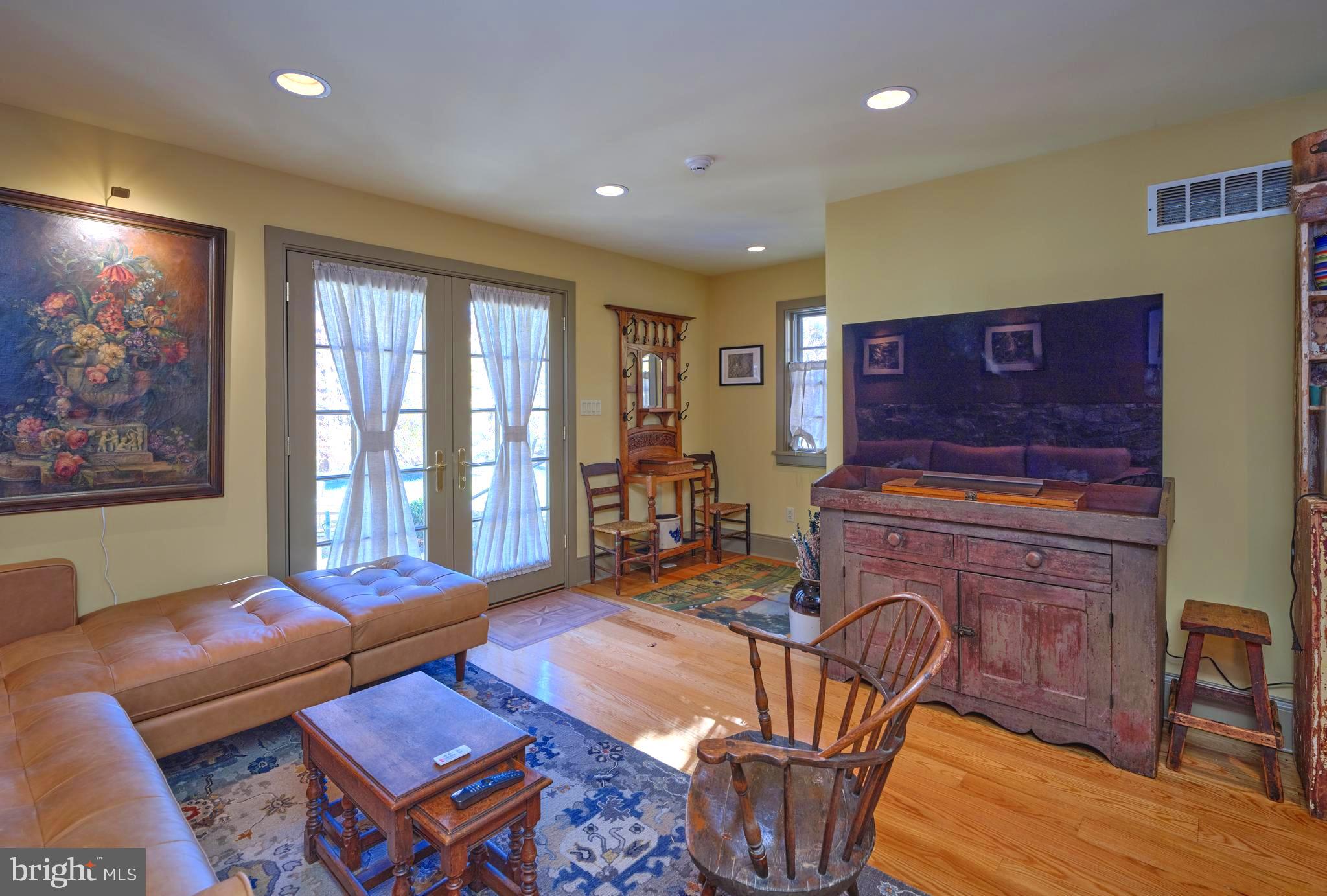DOYLESTOWN - Residential
