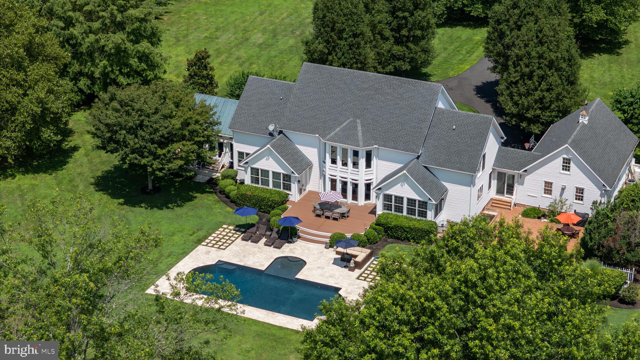 BAILEYS POND - Residential