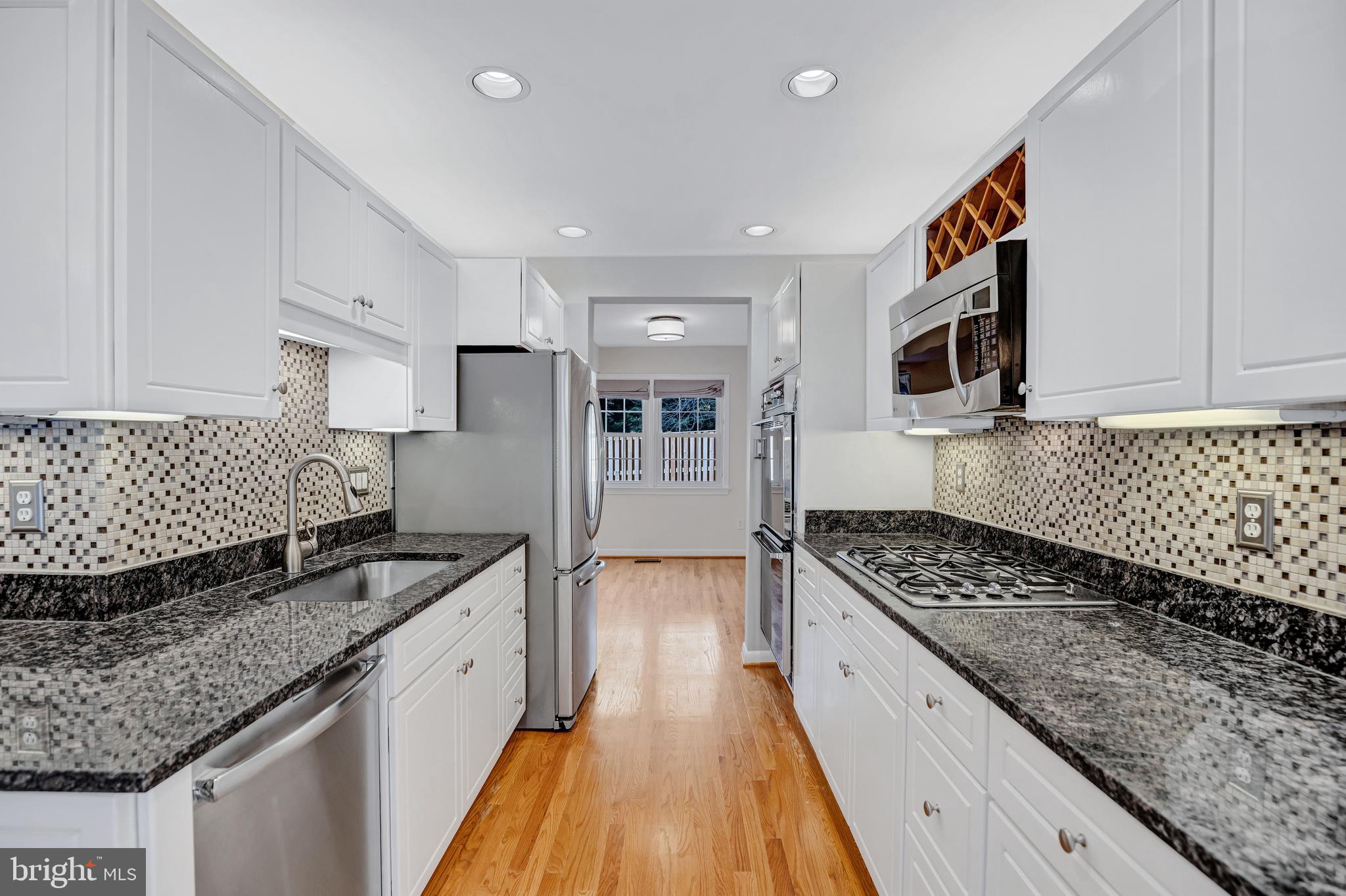 RESTON - Residential